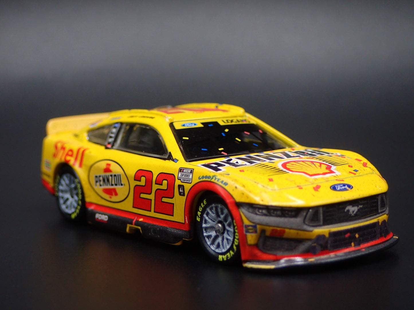 2024 24 FORD MUSTANG 22 JOEY LOGANO PENNZOIL NASCAR 1:64 SCALE DIECAST MODEL CAR