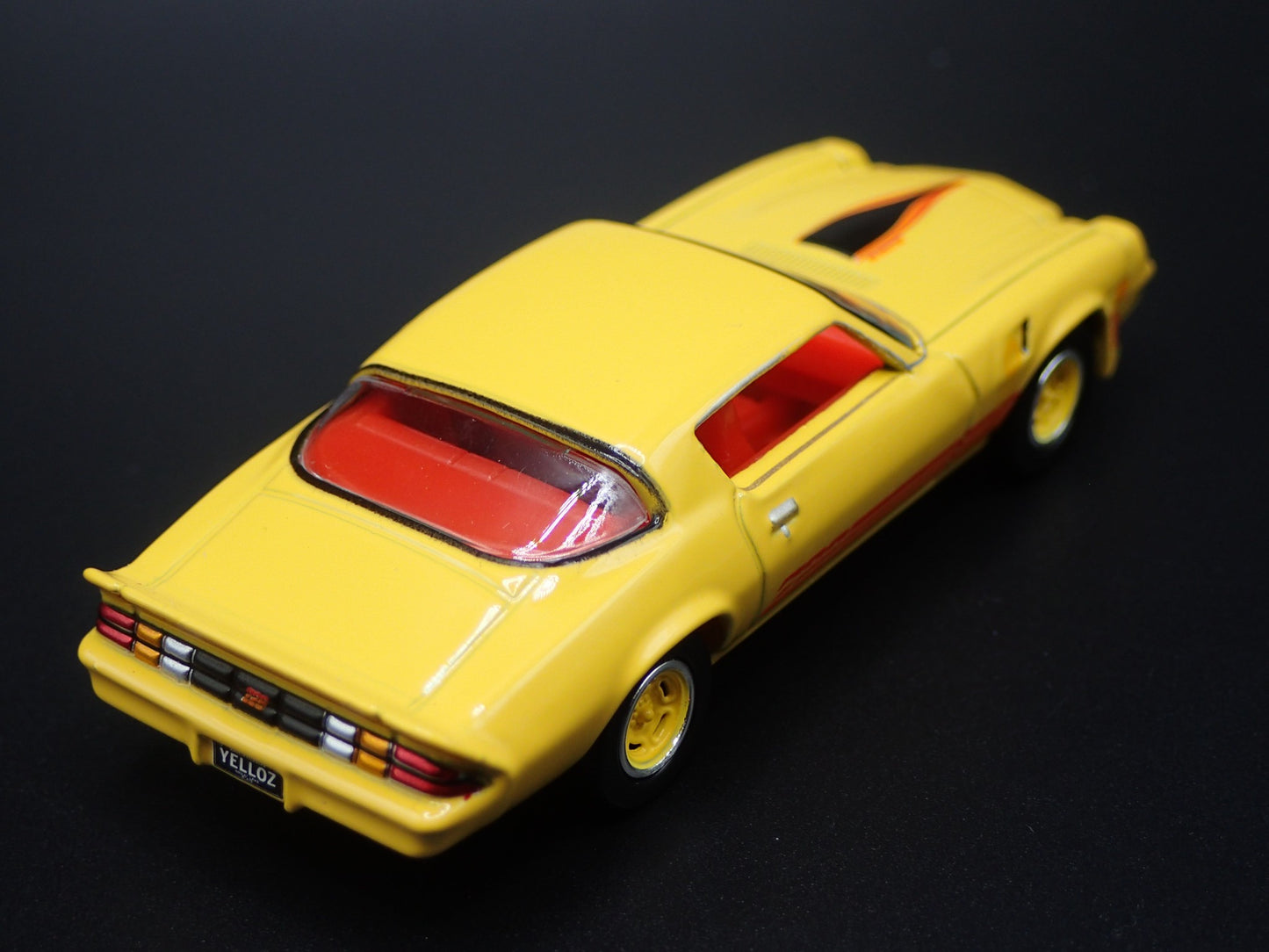 1980 80 CHEVY CHEVROLET CAMARO Z28 YELLOW 1:64 SCALE DIORAMA DIECAST MODEL CAR