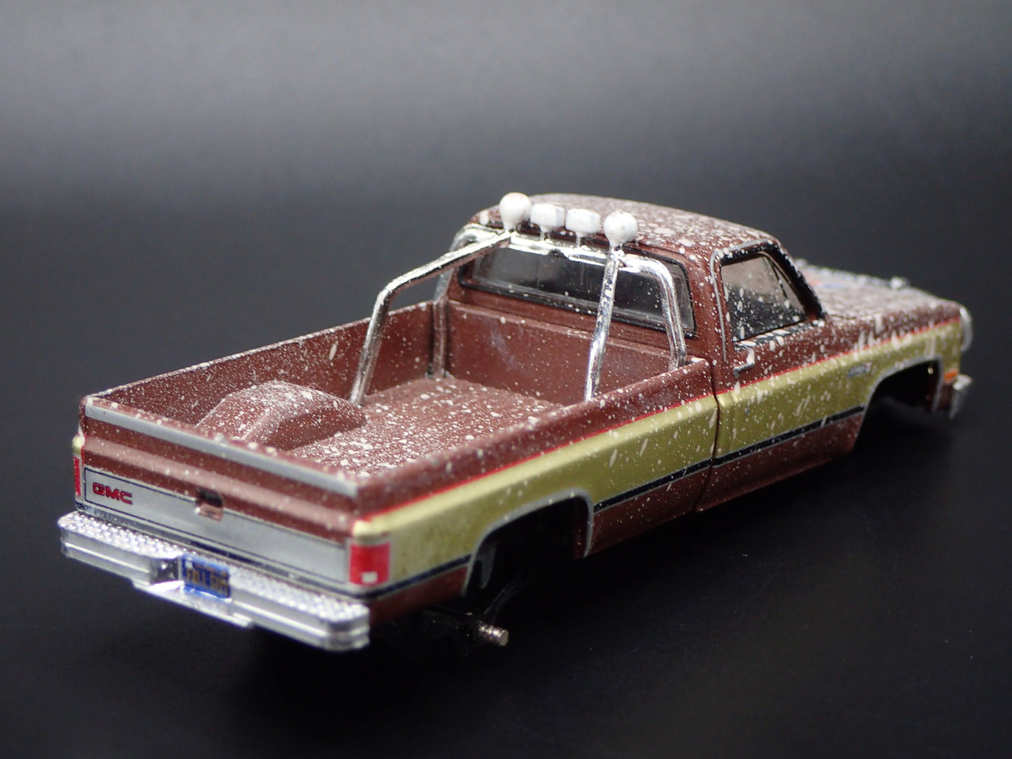 1982 82 GMC K2500 4X4 TRUCK FALL GUY SQUAREBODY 1/64 SCALE DIECAST MODEL CAR