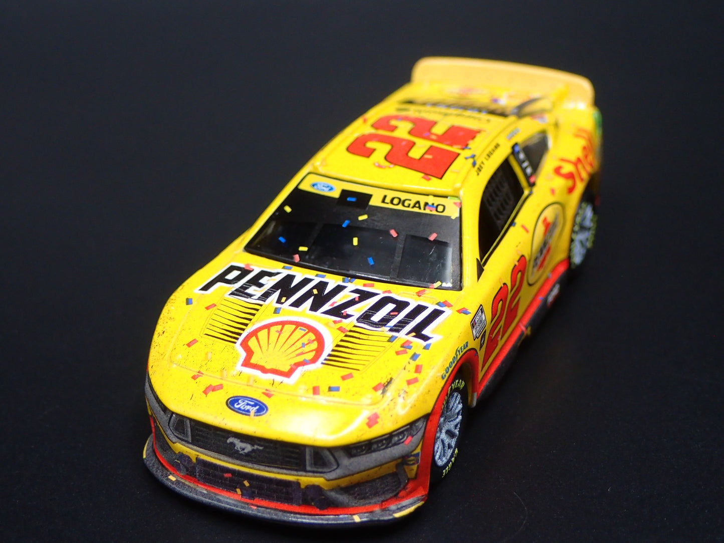 2024 24 FORD MUSTANG 22 JOEY LOGANO PENNZOIL NASCAR 1:64 SCALE DIECAST MODEL CAR