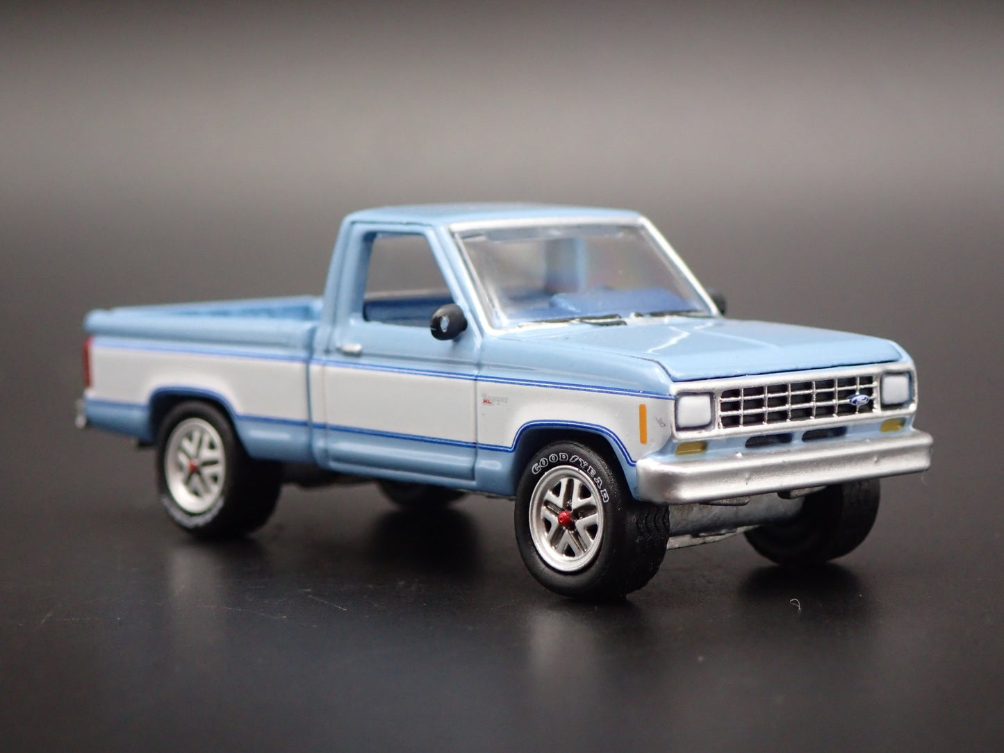 1984 84 FORD RANGER XL PICKUP TRUCK BLUE 1:64 SCALE DIORAMA DIECAST MODEL CAR