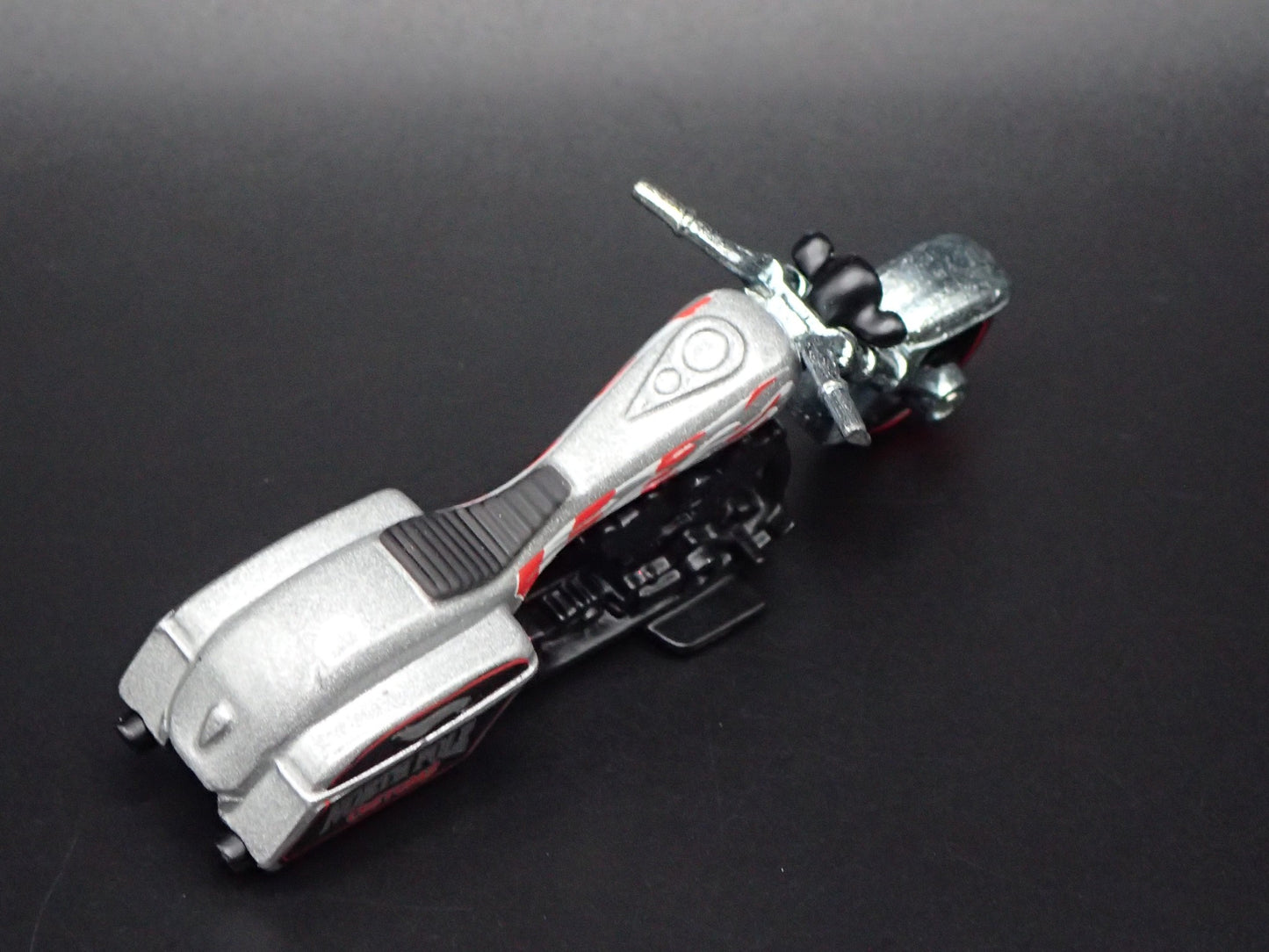 BAD BAGGER MOTORCYCLE SILVER HOT WHEELS 1:64 HW SCALE DIORAMA DIECAST MODEL CAR