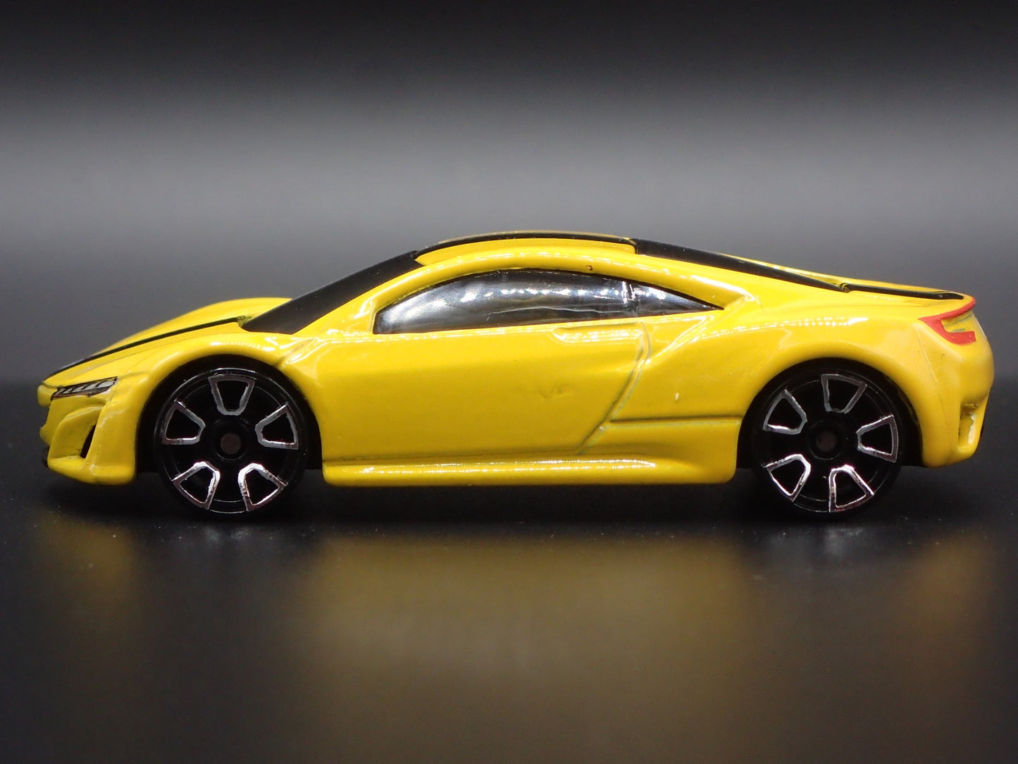 2016-2022 ACURA NSX SUPER CAR 1:64 SCALE COLLECTIBLE DIORAMA DIECAST MODEL CAR