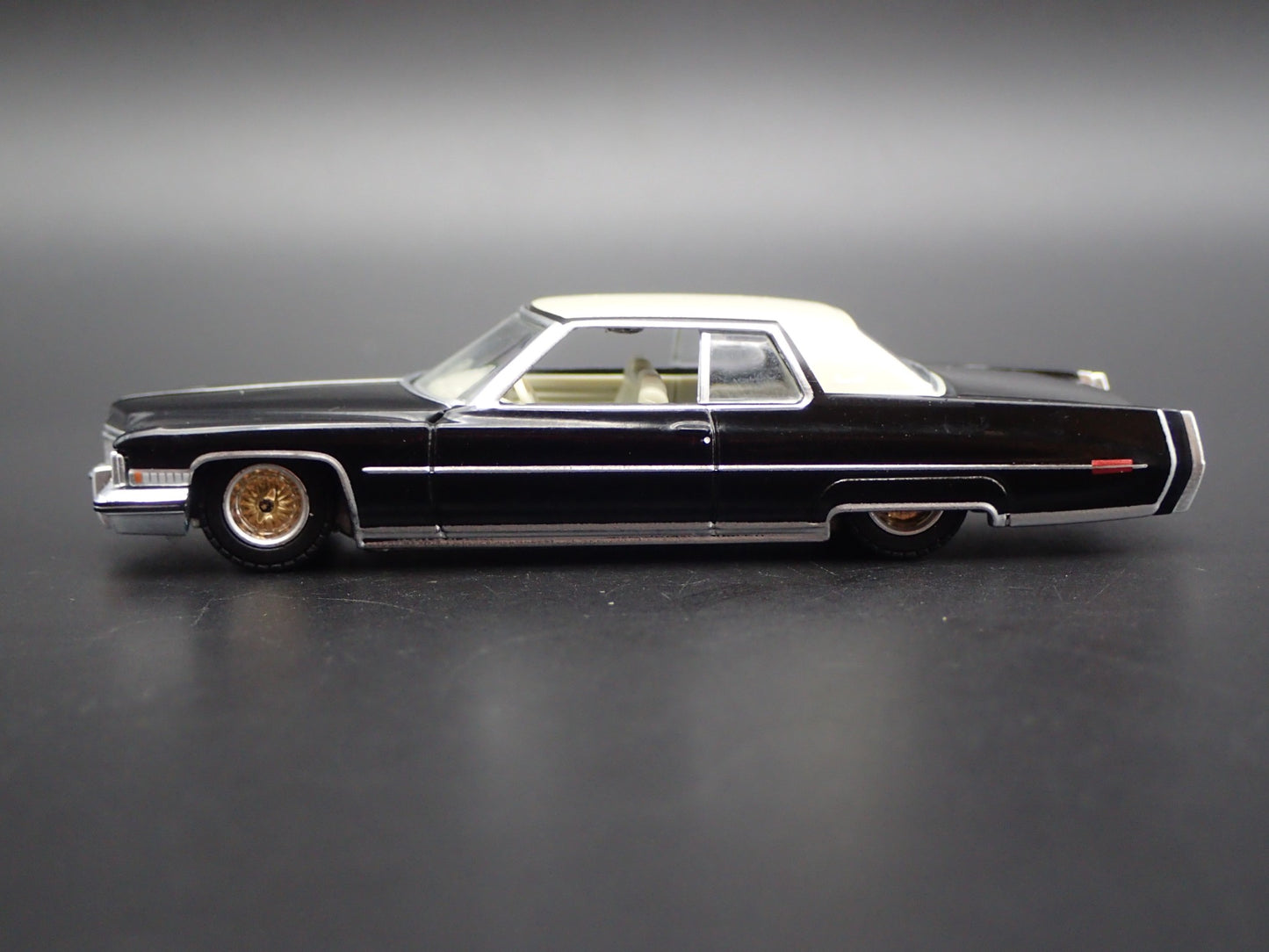 1973 CADILLAC CADDY COUPE DEVILLE LOWRIDER 1:64 SCALE DIORAMA DIECAST MODEL CAR