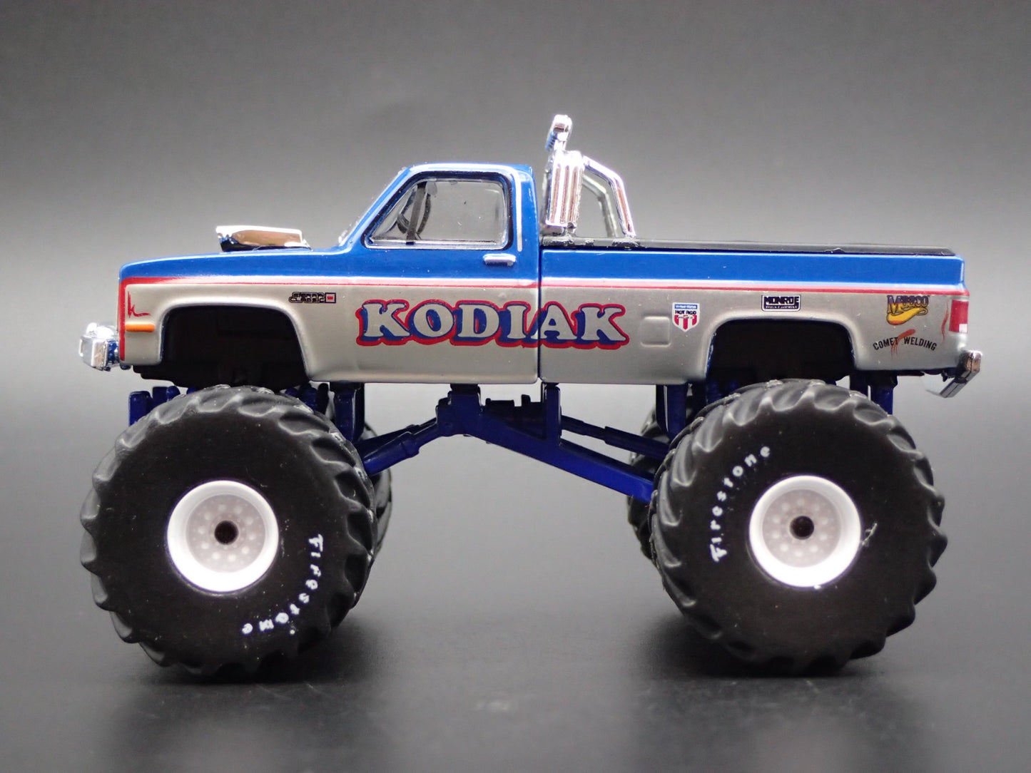 1987 87 GMC SIERRA MONSTER TRUCK SQUAREBODY KODIAK 1/64 SCALE DIECAST MODEL CAR