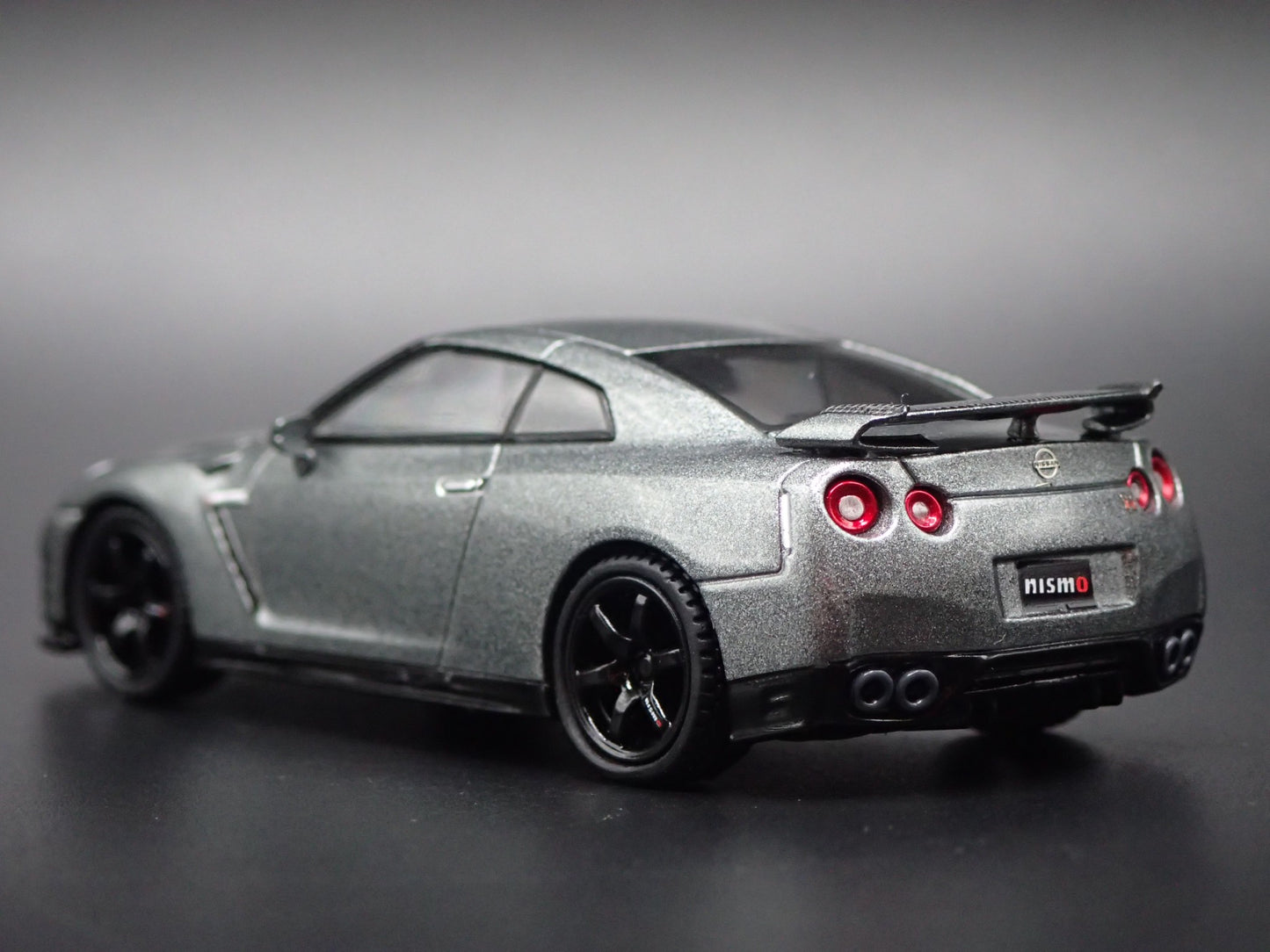 2007-2025 NISSAN GTR R35 NISMO 1:64 SCALE COLLECTIBLE DIORAMA DIECAST MODEL CAR
