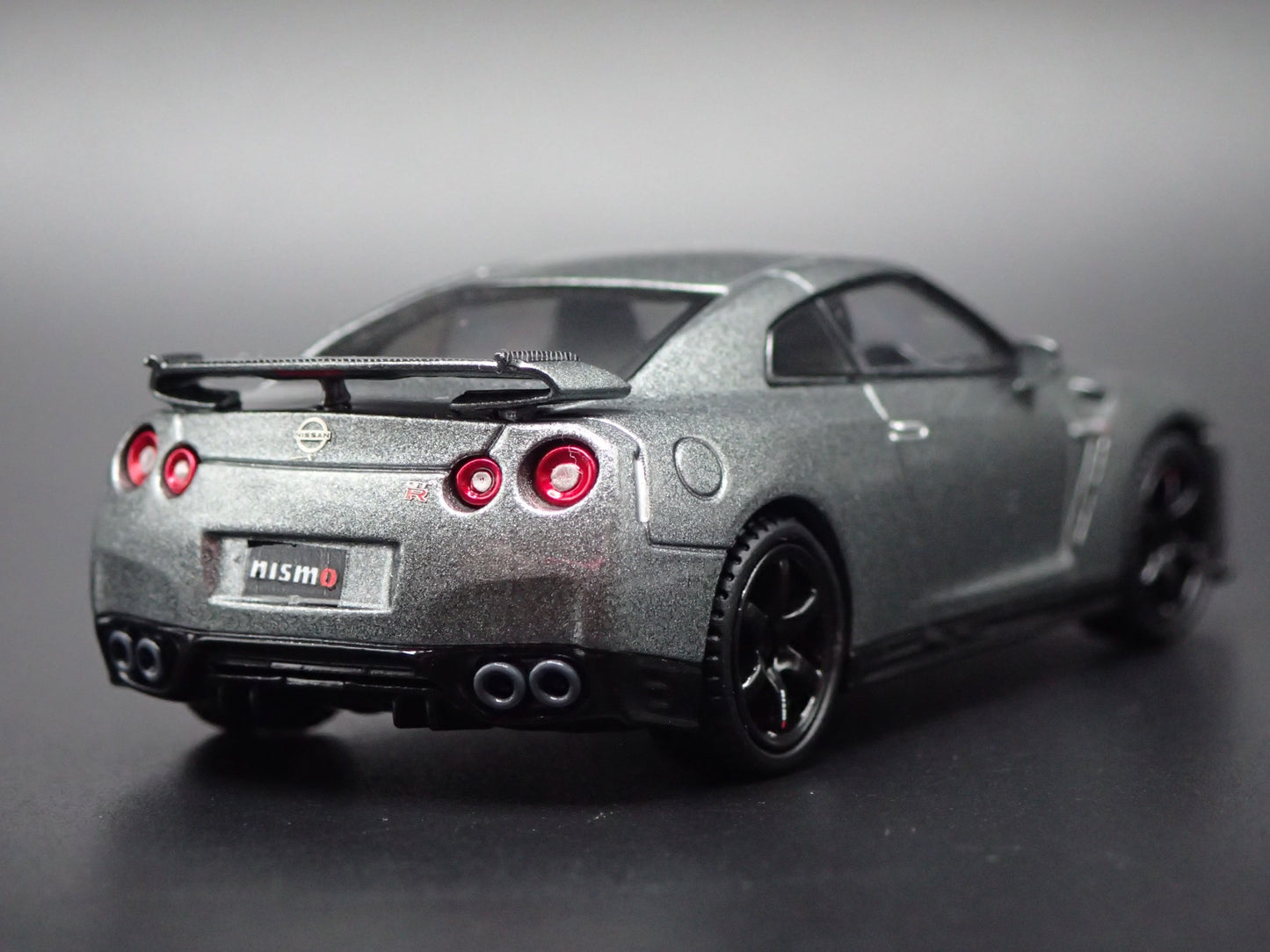 2007-2025 NISSAN GTR R35 NISMO 1:64 SCALE COLLECTIBLE DIORAMA DIECAST MODEL CAR