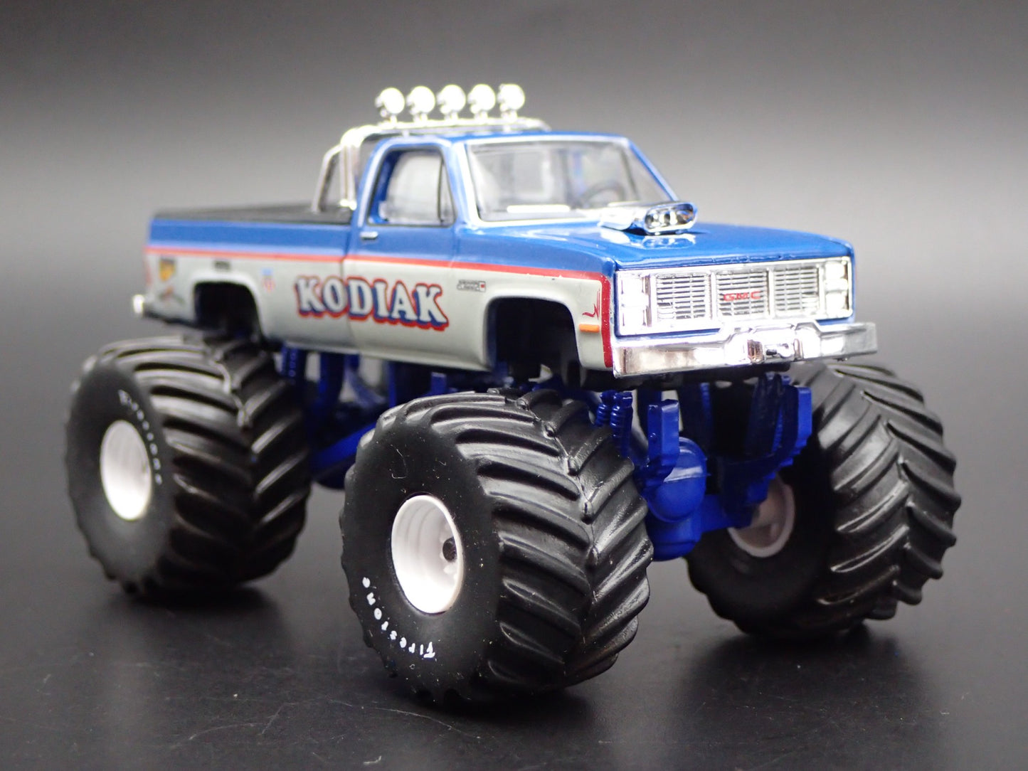 1987 87 GMC SIERRA MONSTER TRUCK SQUAREBODY KODIAK 1/64 SCALE DIECAST MODEL CAR