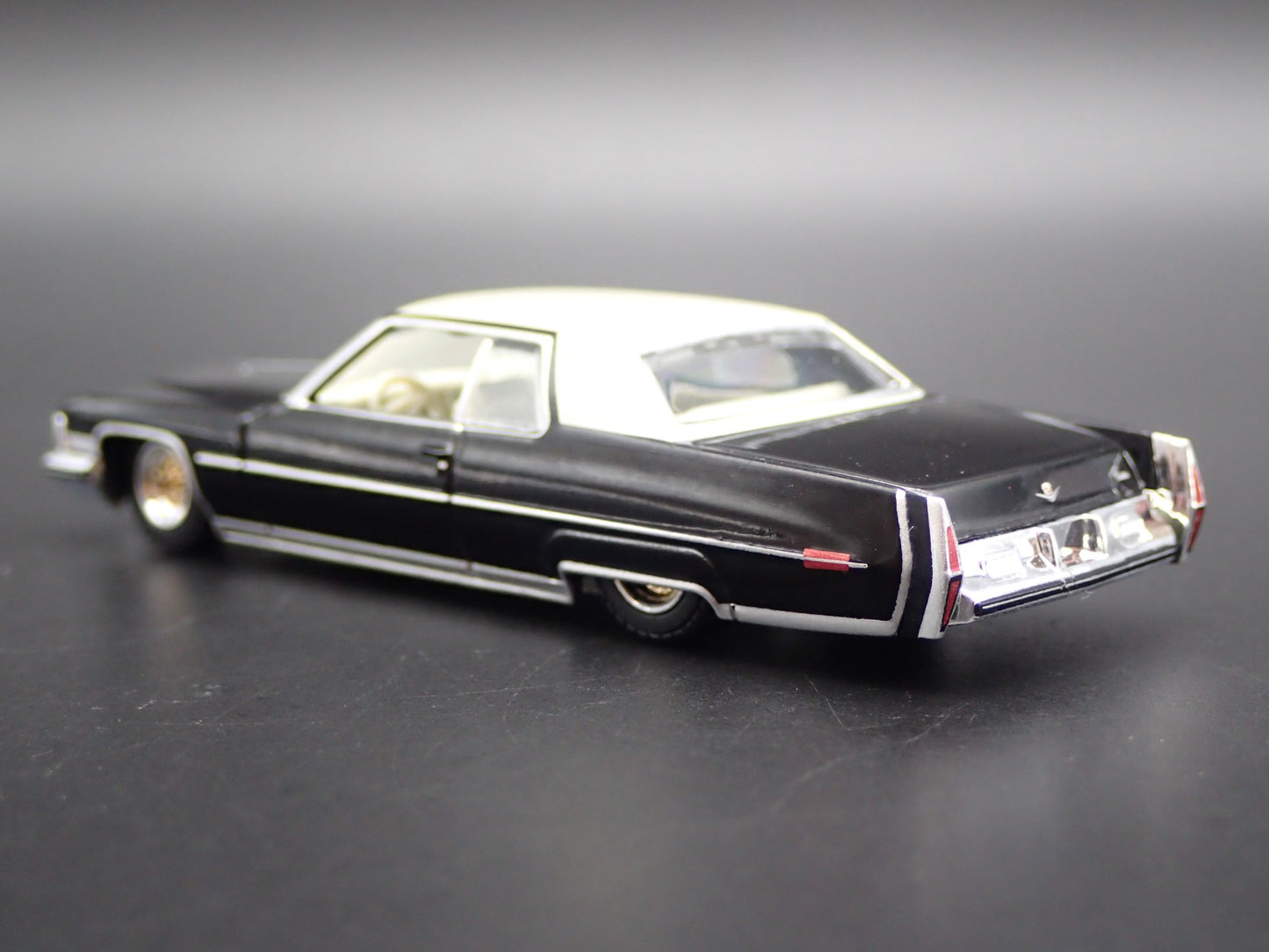 1973 CADILLAC CADDY COUPE DEVILLE LOWRIDER 1:64 SCALE DIORAMA DIECAST MODEL CAR