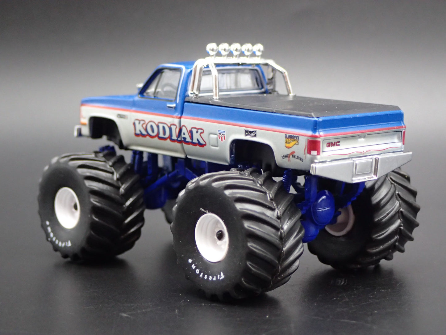 1987 87 GMC SIERRA MONSTER TRUCK SQUAREBODY KODIAK 1/64 SCALE DIECAST MODEL CAR