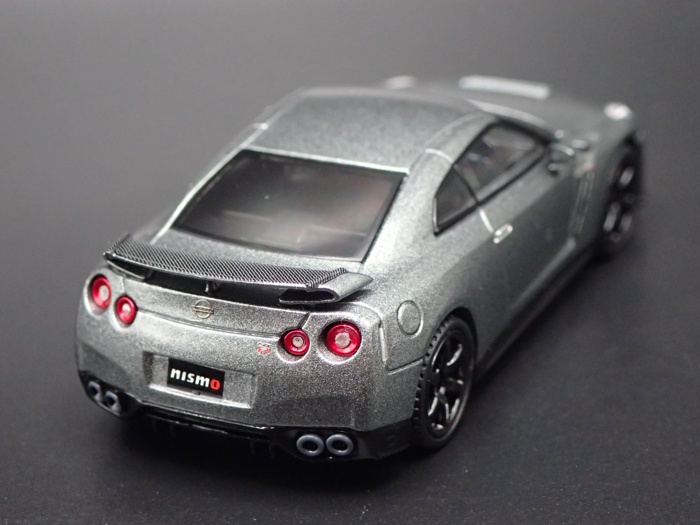 2007-2025 NISSAN GTR R35 NISMO 1:64 SCALE COLLECTIBLE DIORAMA DIECAST MODEL CAR
