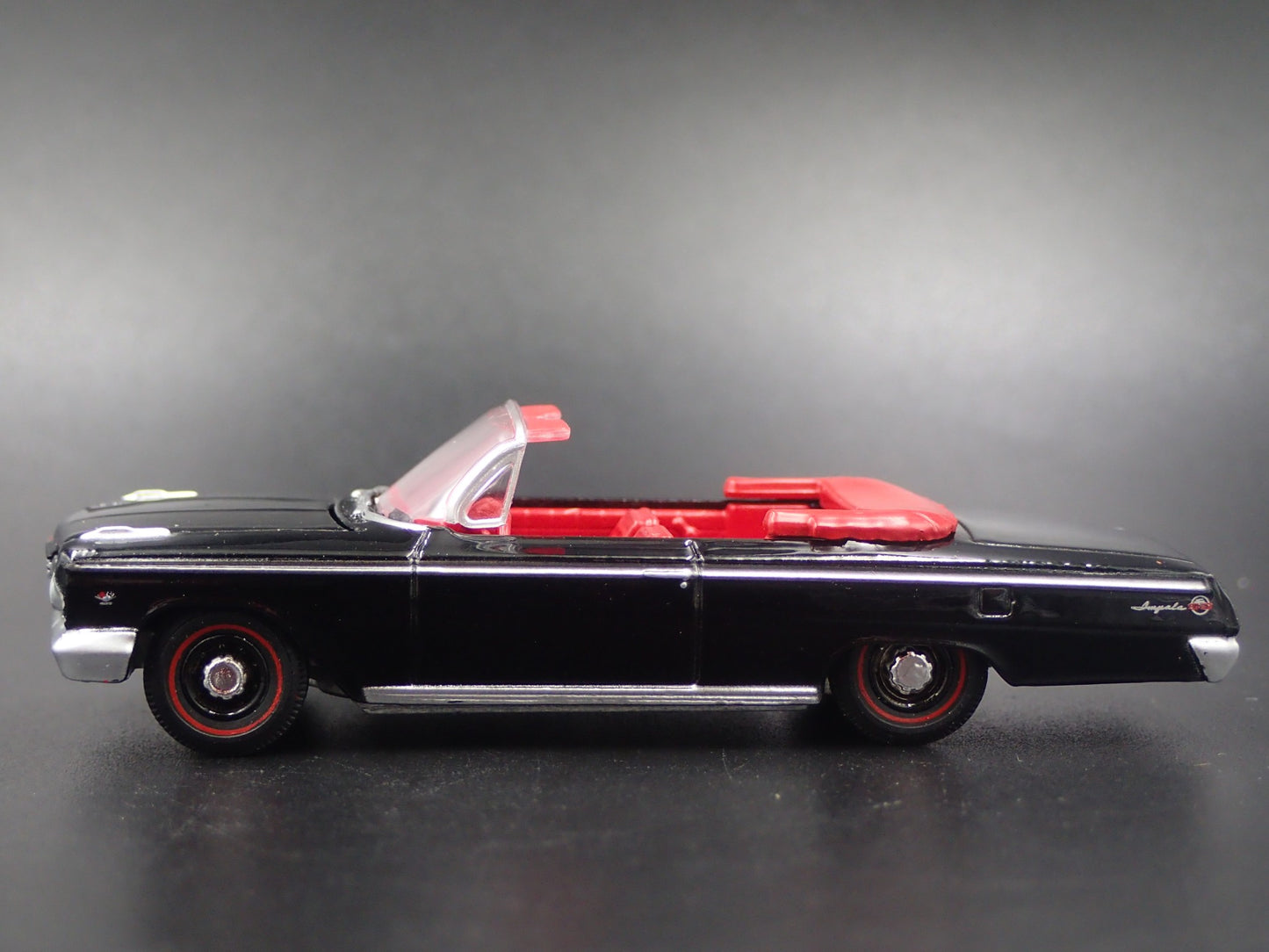 1962 62 CHEVY CHEVROLET IMPALA SS 409 CONVERTIBLE 1:64 SCALE DIECAST MODEL CAR