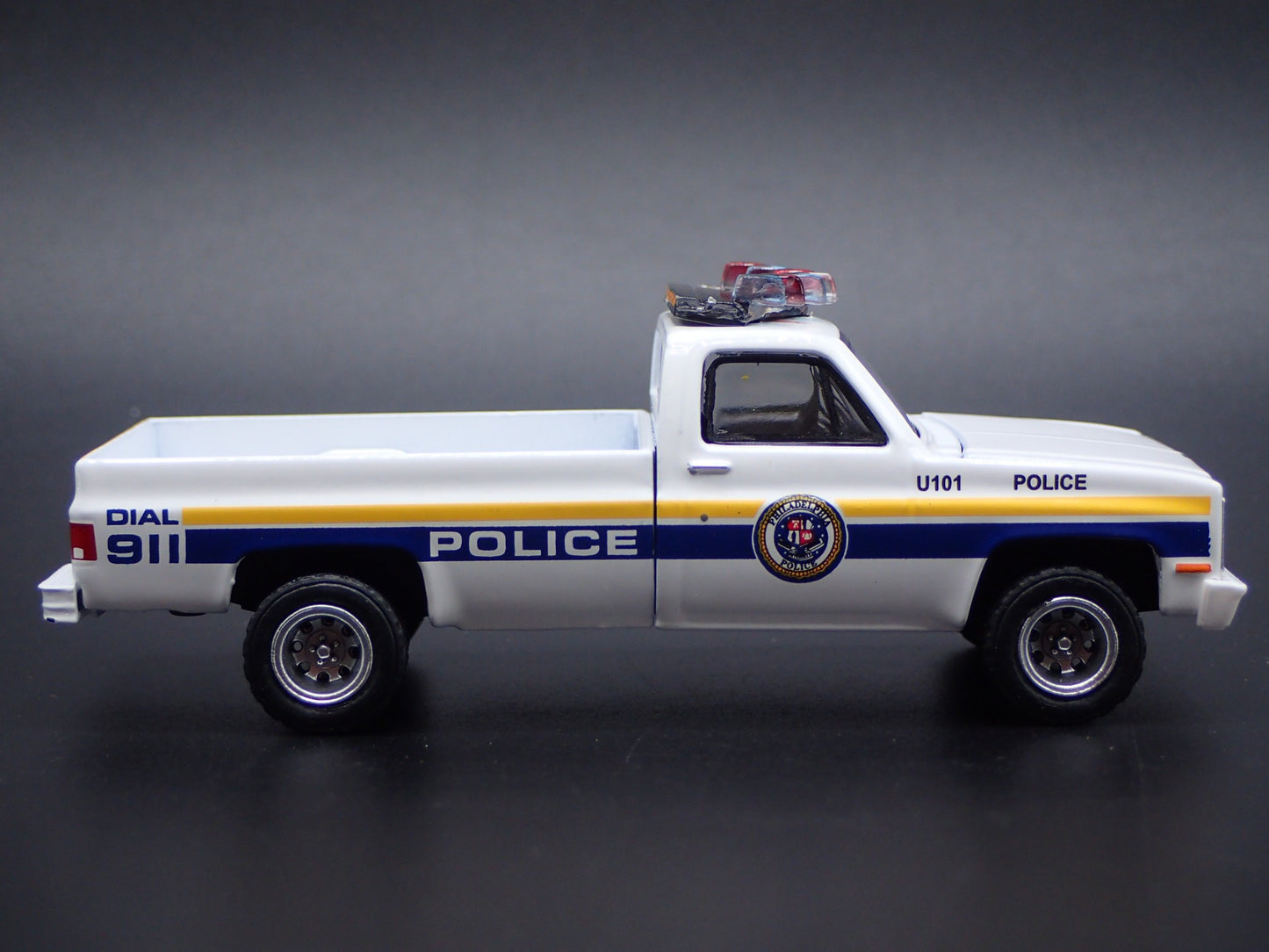 1986 86 CHEVY TRUCK M1008 SQUAREBODY PHL, PA POLICE 1:64 SCALE DIECAST MODEL CAR