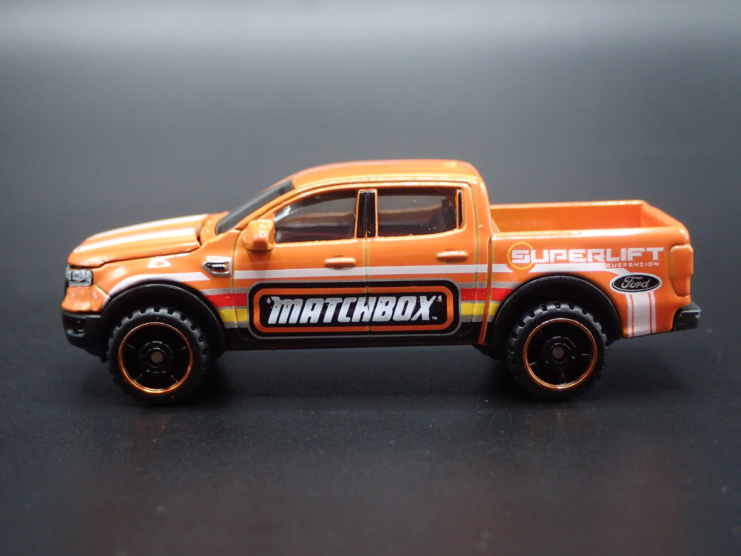 2019-2025 FORD RANGER PICKUP TRUCK ORANGE 1/64 SCALE DIORAMA DIECAST MODEL CAR