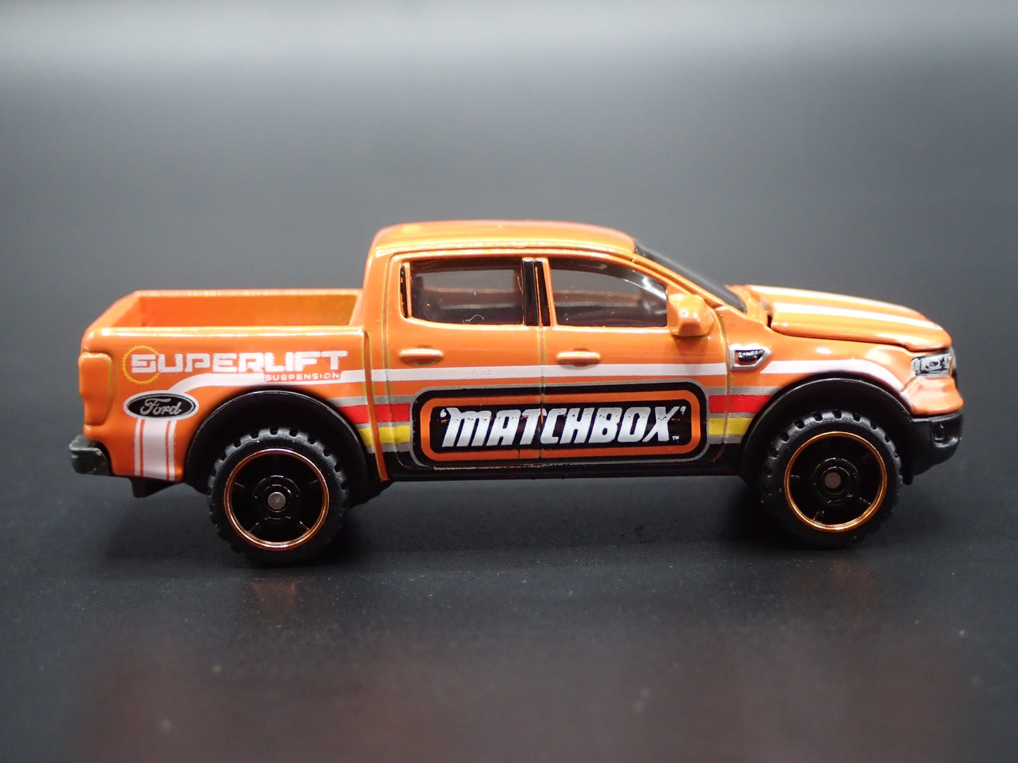2019-2025 FORD RANGER PICKUP TRUCK ORANGE 1/64 SCALE DIORAMA DIECAST MODEL CAR