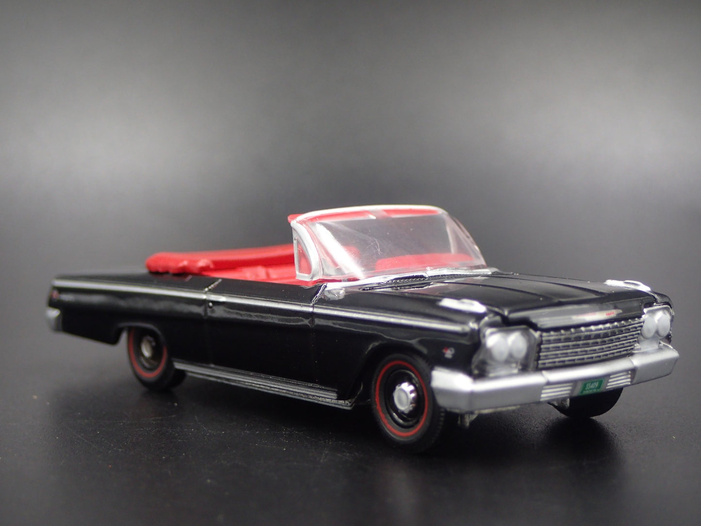 1962 62 CHEVY CHEVROLET IMPALA SS 409 CONVERTIBLE 1:64 SCALE DIECAST MODEL CAR