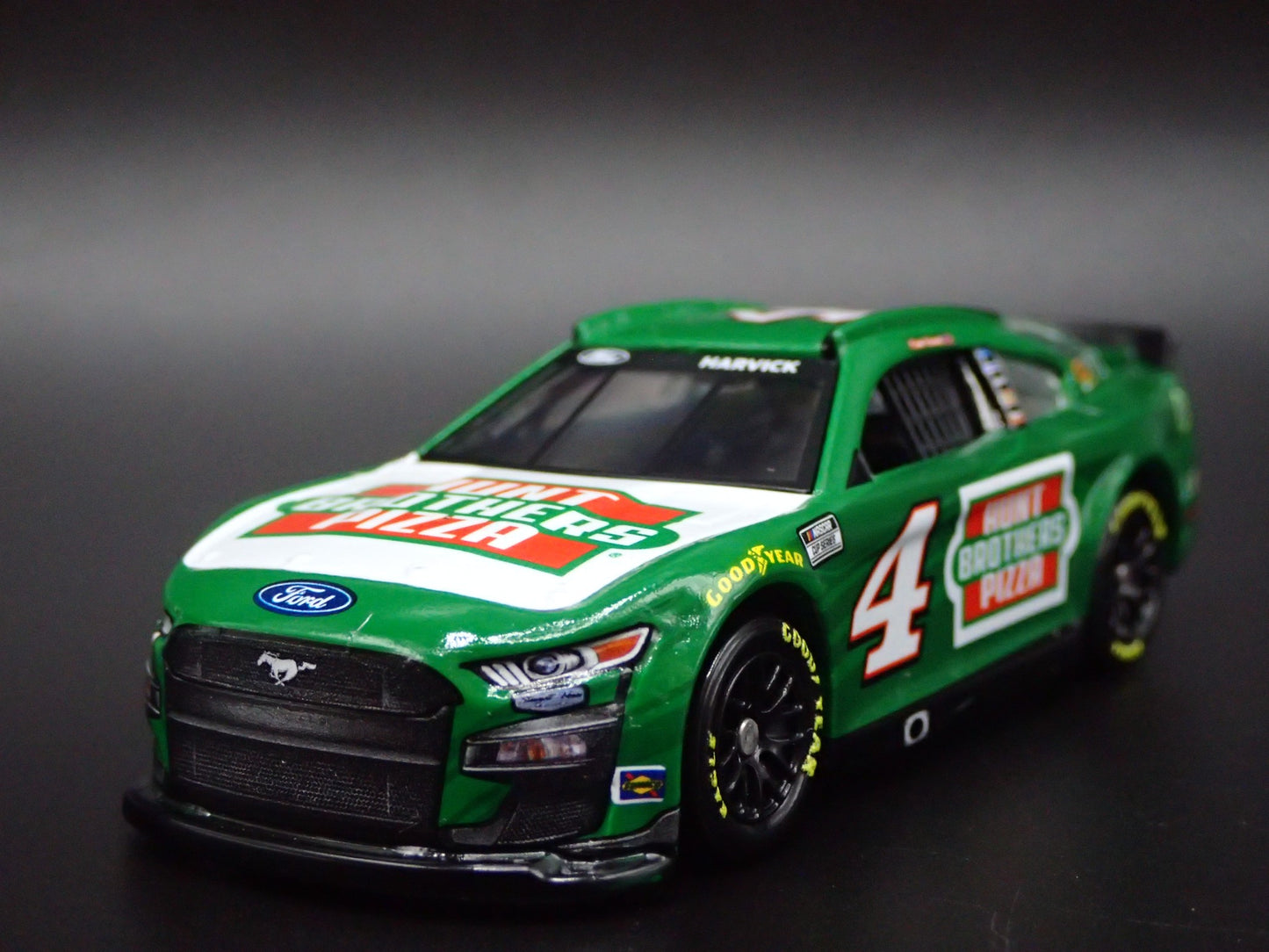 2022 MUSTANG #4 KEVIN HARVICK HUNT BROTHERS PIZZA NASCAR 1:64 DIECAST MODEL CAR