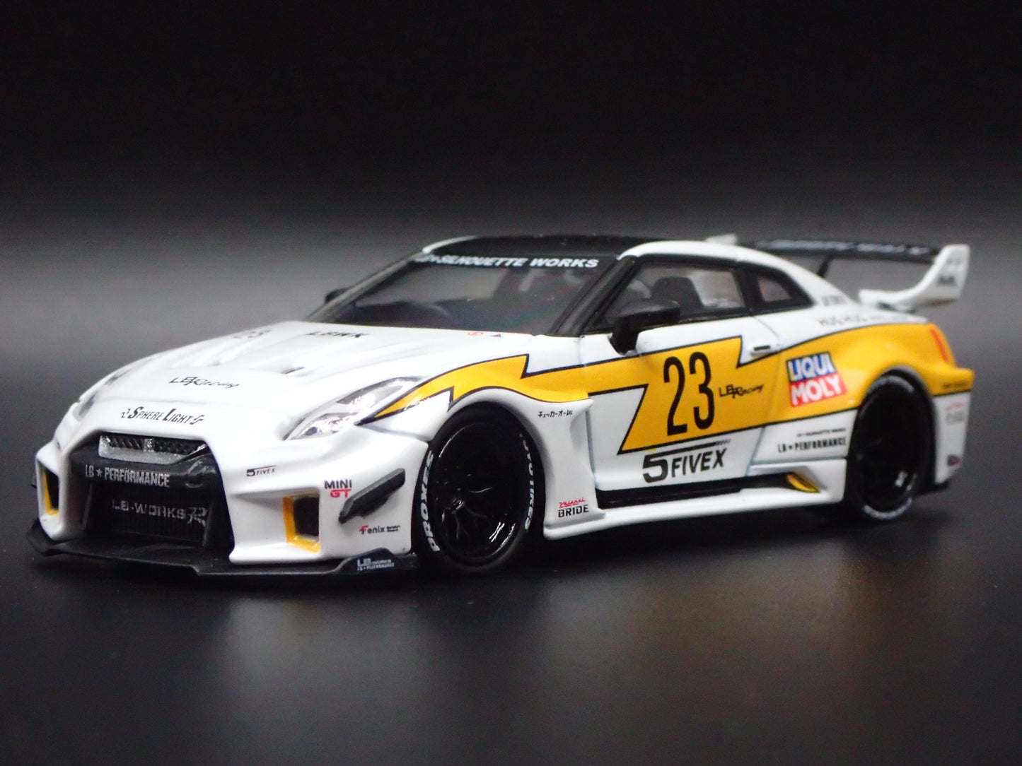 LBWK LB-SILHOUETTE WORKS GT NISSAN 35GT-RR R35 1:64 SCALE DIECAST MODEL CAR