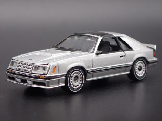 1982 82 FORD MUSTANG GT FOX BODY SILVER 1:64 SCALE COLLECTIBLE DIECAST MODEL CAR