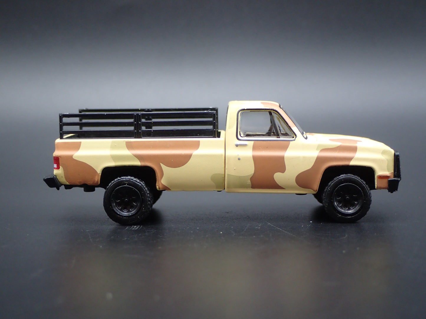 1987 87 CHEVY CHEVROLET TRUCK M1008 CUCV SQUAREBODY 1:64 SCALE DIECAST MODEL CAR