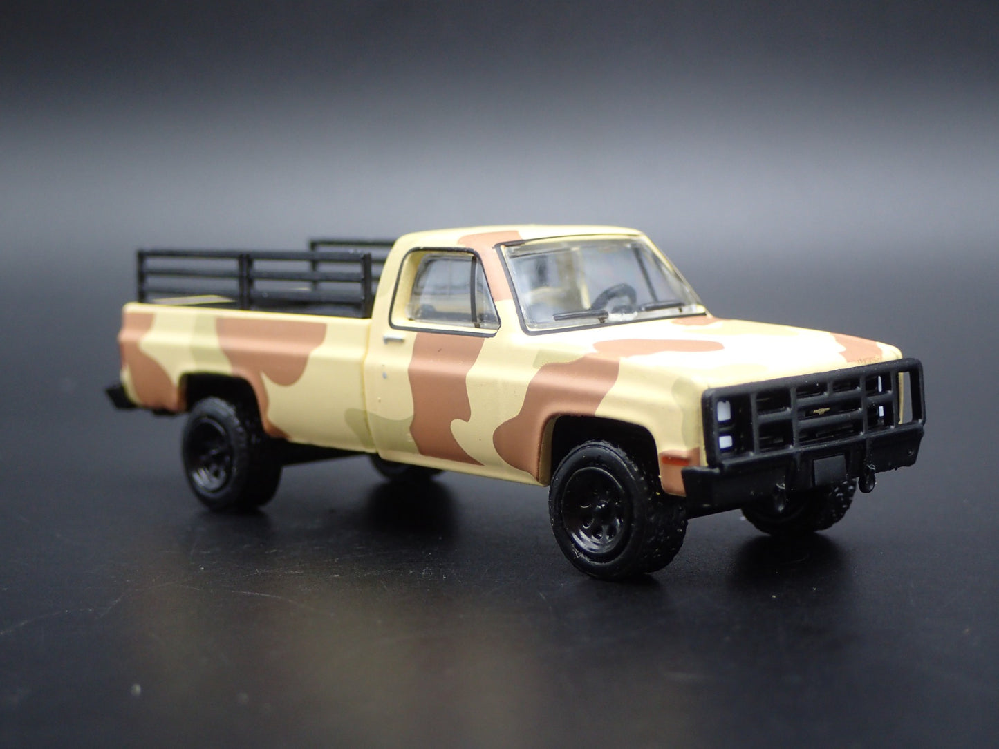 1987 87 CHEVY CHEVROLET TRUCK M1008 CUCV SQUAREBODY 1:64 SCALE DIECAST MODEL CAR
