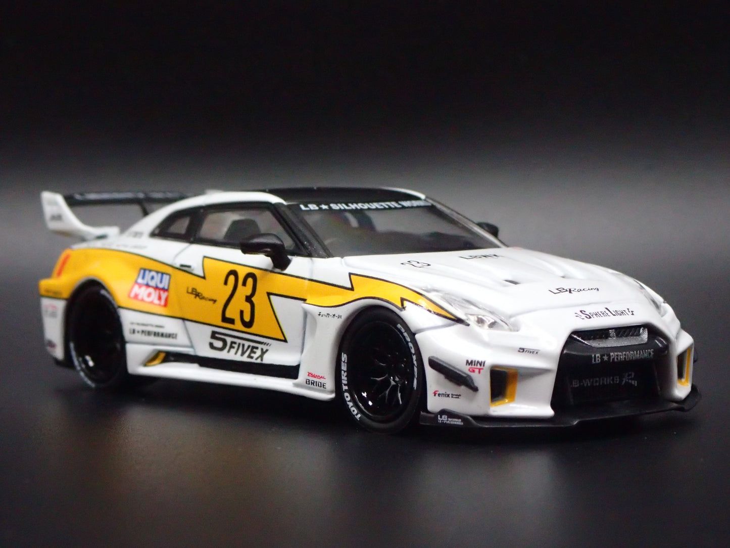 LBWK LB-SILHOUETTE WORKS GT NISSAN 35GT-RR R35 1:64 SCALE DIECAST MODEL CAR