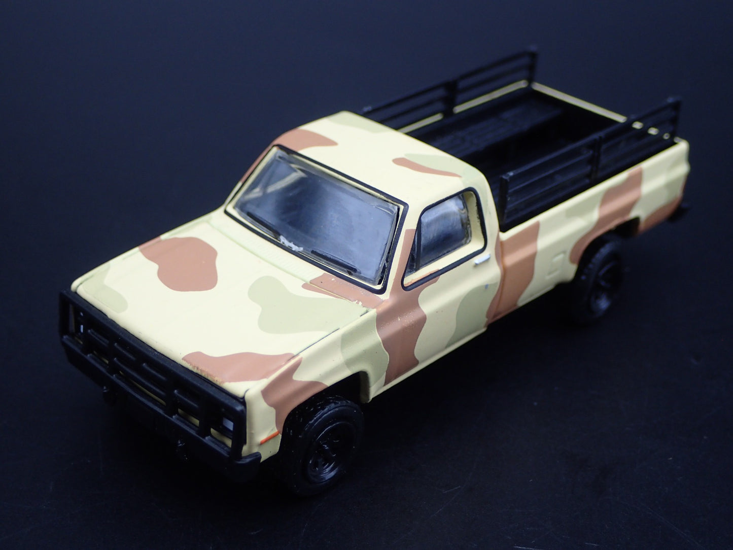 1987 87 CHEVY CHEVROLET TRUCK M1008 CUCV SQUAREBODY 1:64 SCALE DIECAST MODEL CAR