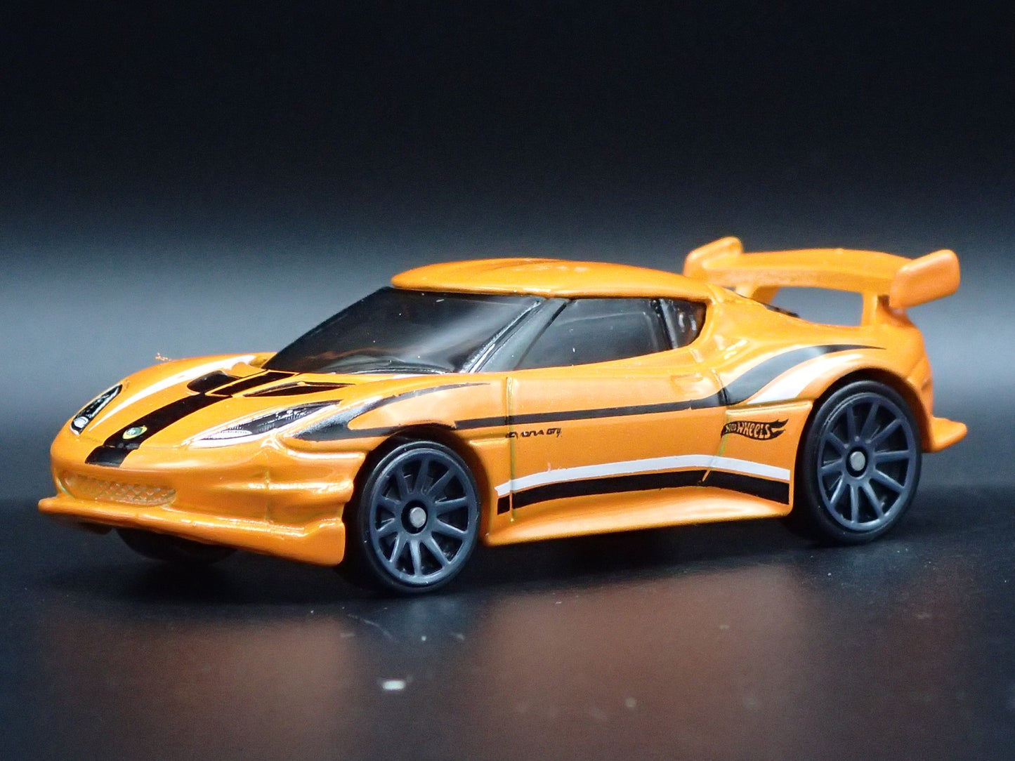 2020-2021 LOTUS EVORA GT4 ORANGE 1/64 SCALE COLLECTIBLE DIECAST MODEL CAR