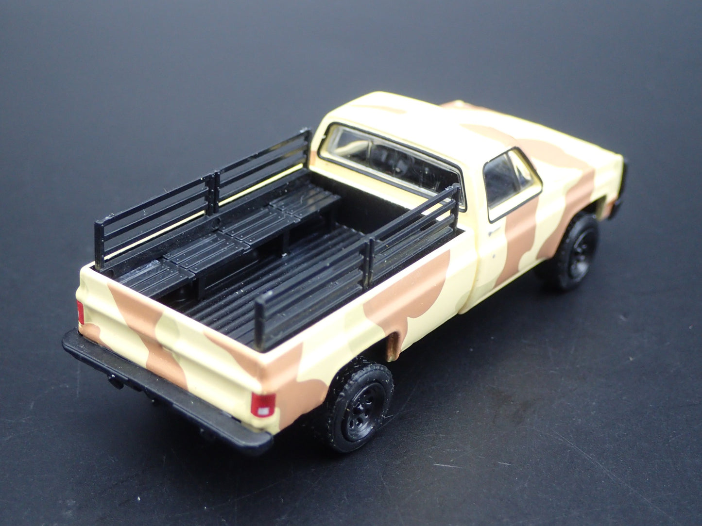 1987 87 CHEVY CHEVROLET TRUCK M1008 CUCV SQUAREBODY 1:64 SCALE DIECAST MODEL CAR