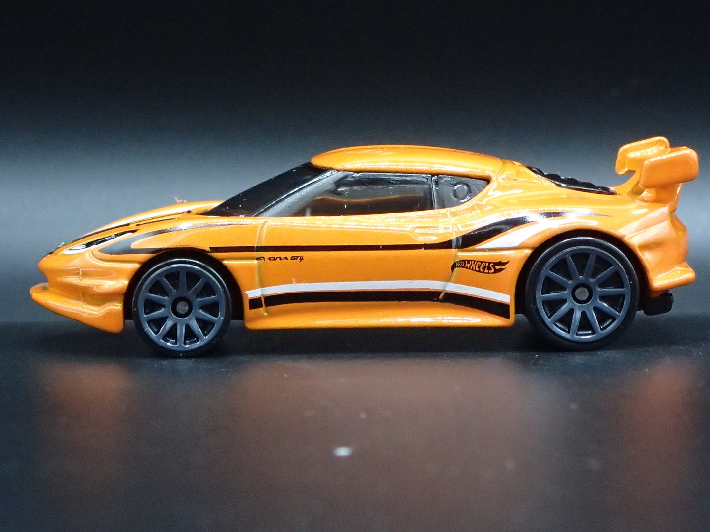 2020-2021 LOTUS EVORA GT4 ORANGE 1/64 SCALE COLLECTIBLE DIECAST MODEL CAR