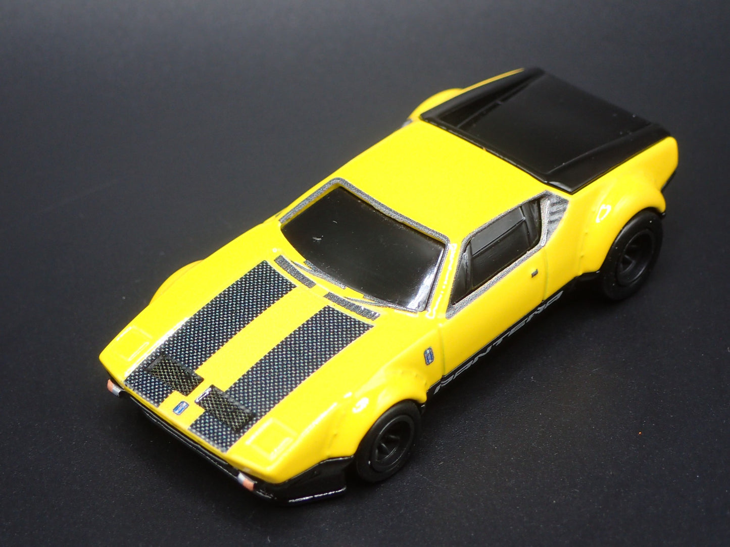DE TOMASO PANTERA GRUPPO 4 1:64 SCALE COLLECTIBLE DIORAMA DIECAST MODEL CAR