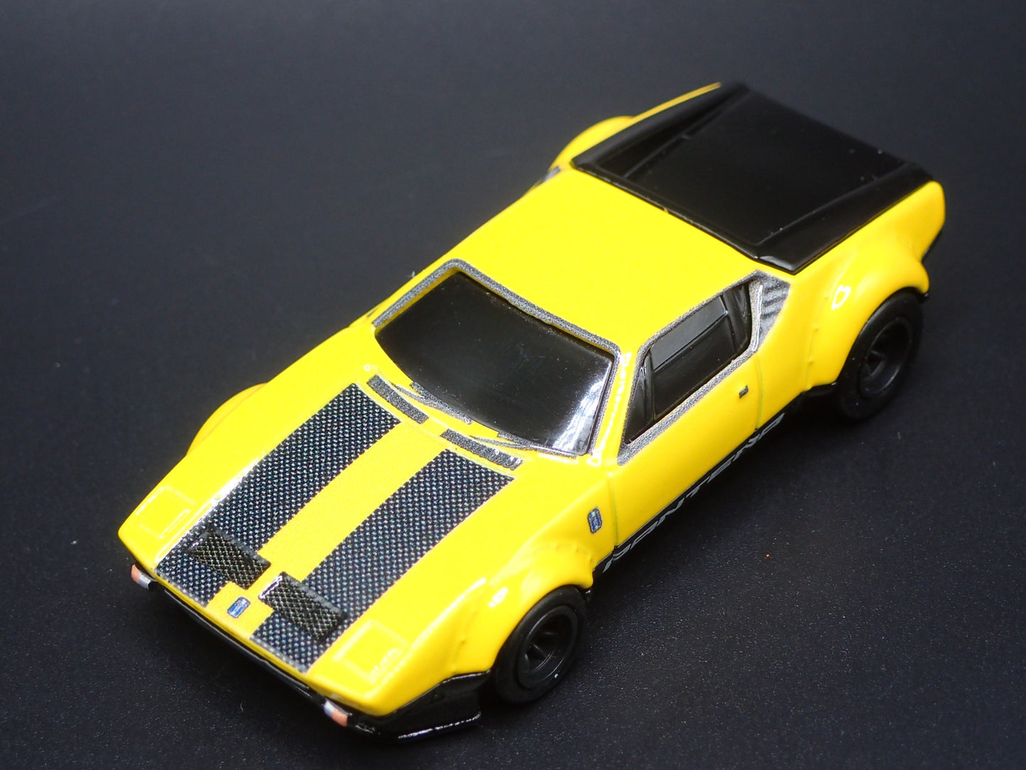 DE TOMASO PANTERA GRUPPO 4 1:64 SCALE COLLECTIBLE DIORAMA DIECAST MODEL CAR