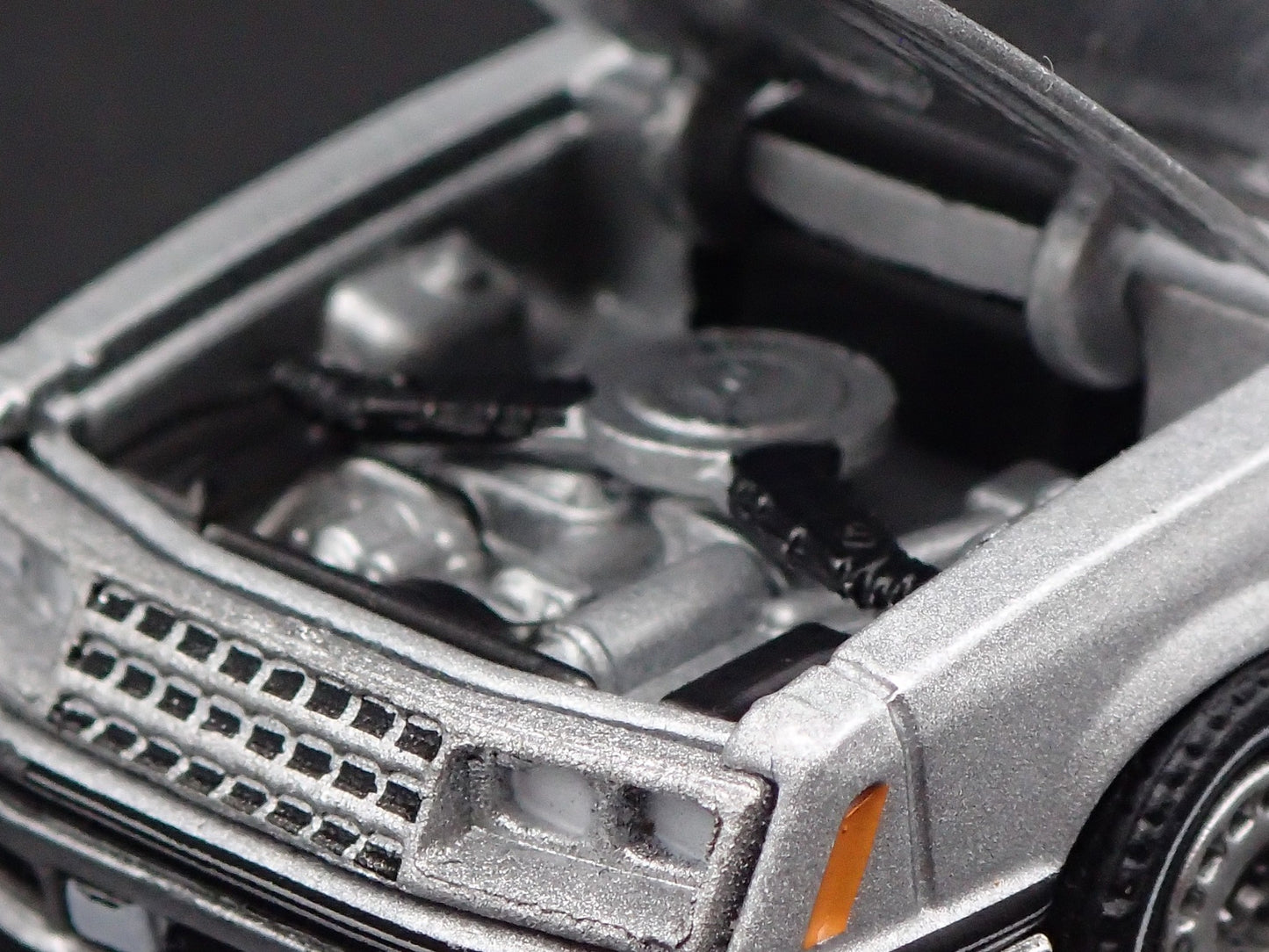 1982 82 FORD MUSTANG GT FOX BODY SILVER 1:64 SCALE COLLECTIBLE DIECAST MODEL CAR