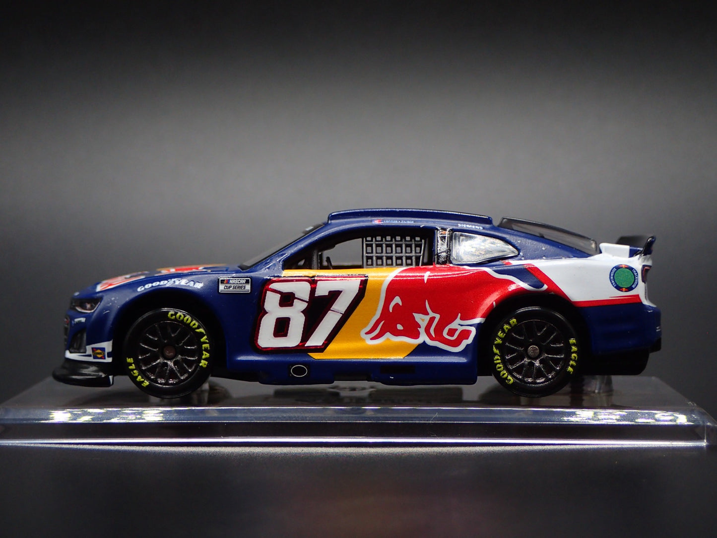 2025 25 CHEVROLET 87 CONNOR ZILISCH RED BULL NASCAR 1:64 SCALE DIECAST MODEL CAR