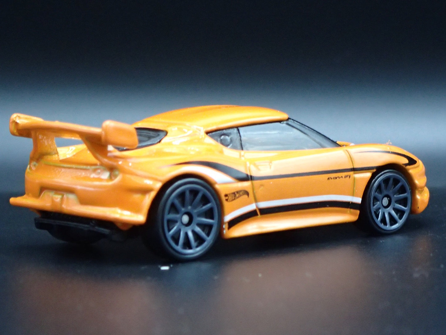 2020-2021 LOTUS EVORA GT4 ORANGE 1/64 SCALE COLLECTIBLE DIECAST MODEL CAR