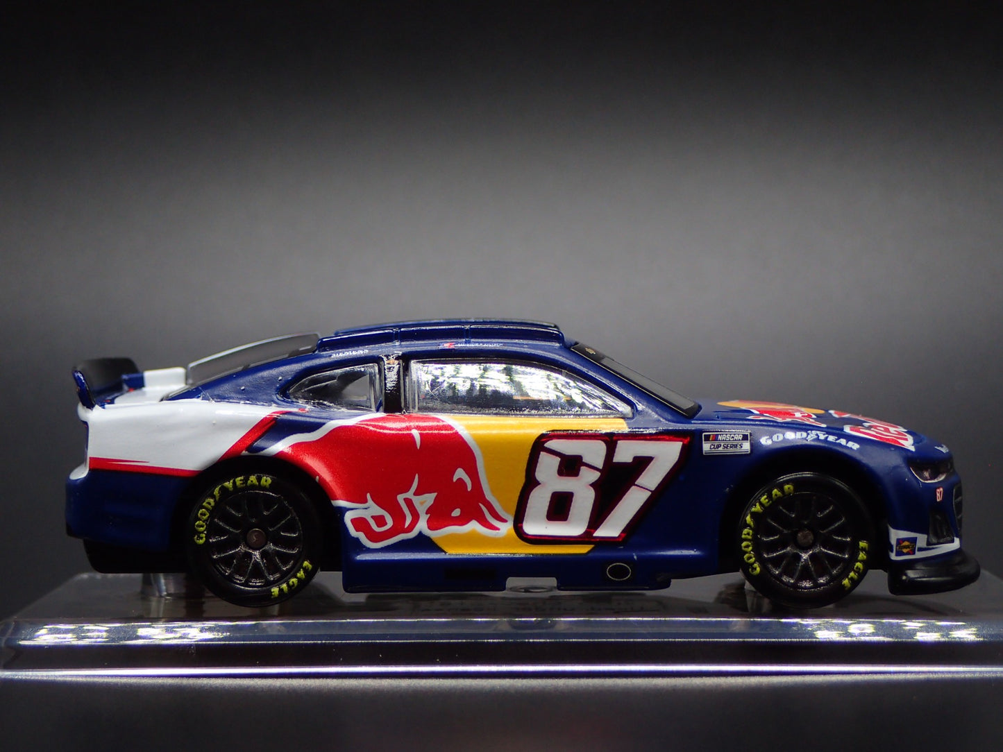 2025 25 CHEVROLET 87 CONNOR ZILISCH RED BULL NASCAR 1:64 SCALE DIECAST MODEL CAR