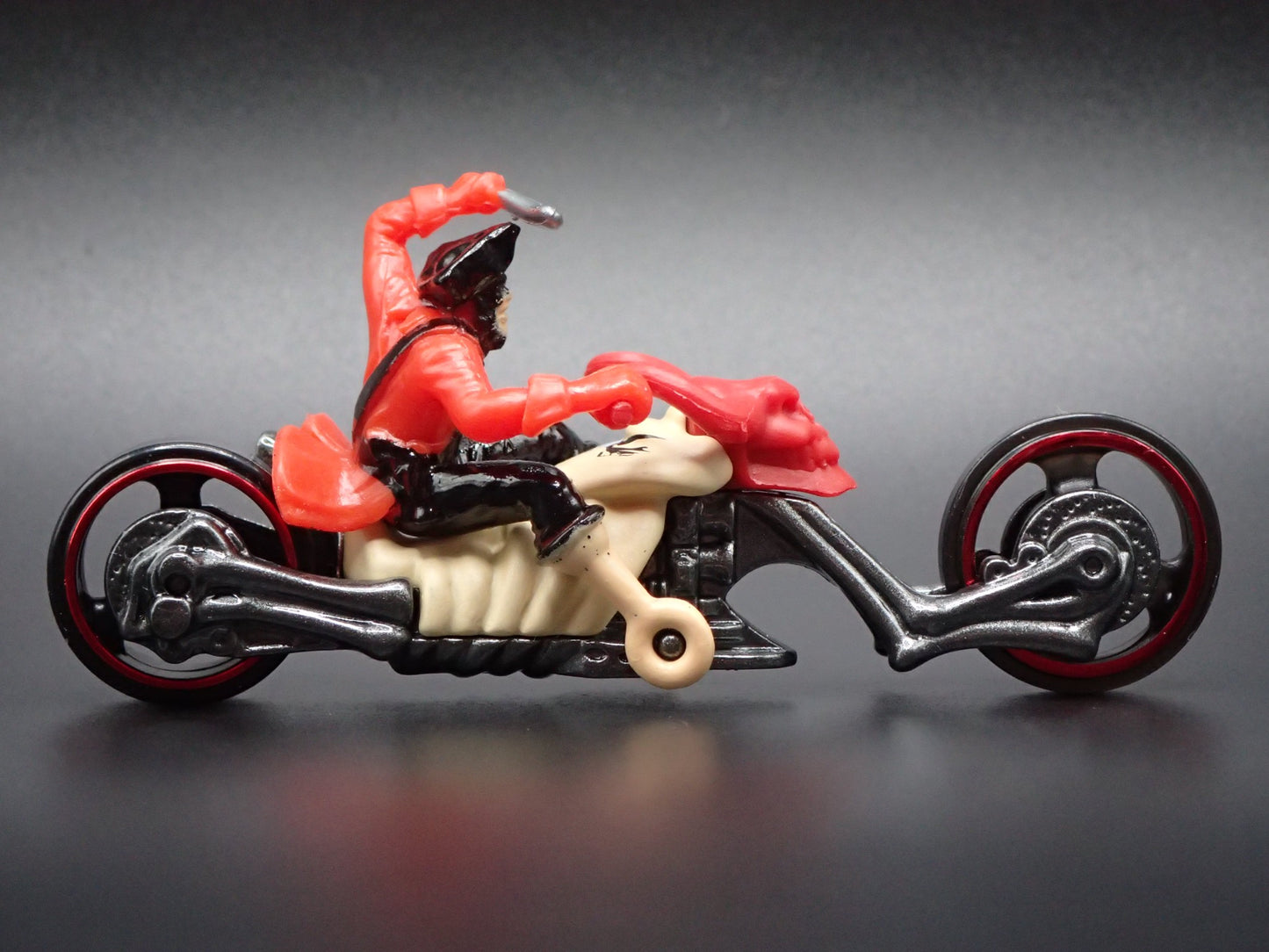 PIRATE MOTORCYCLE HOT WHEELS RED 1:64 HW SCALE DIORAMA DIECAST MODEL CAR