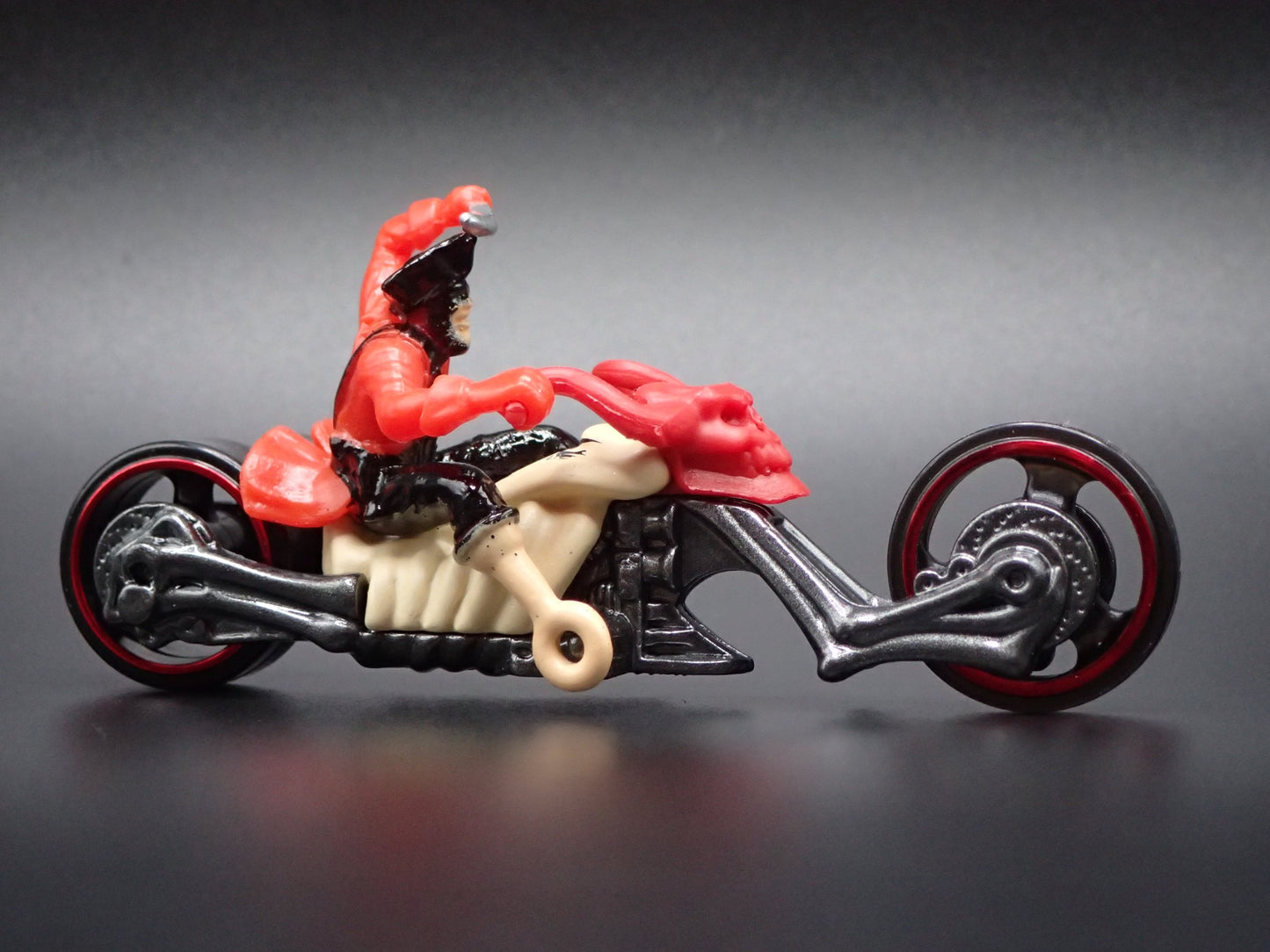 PIRATE MOTORCYCLE HOT WHEELS RED 1:64 HW SCALE DIORAMA DIECAST MODEL CAR