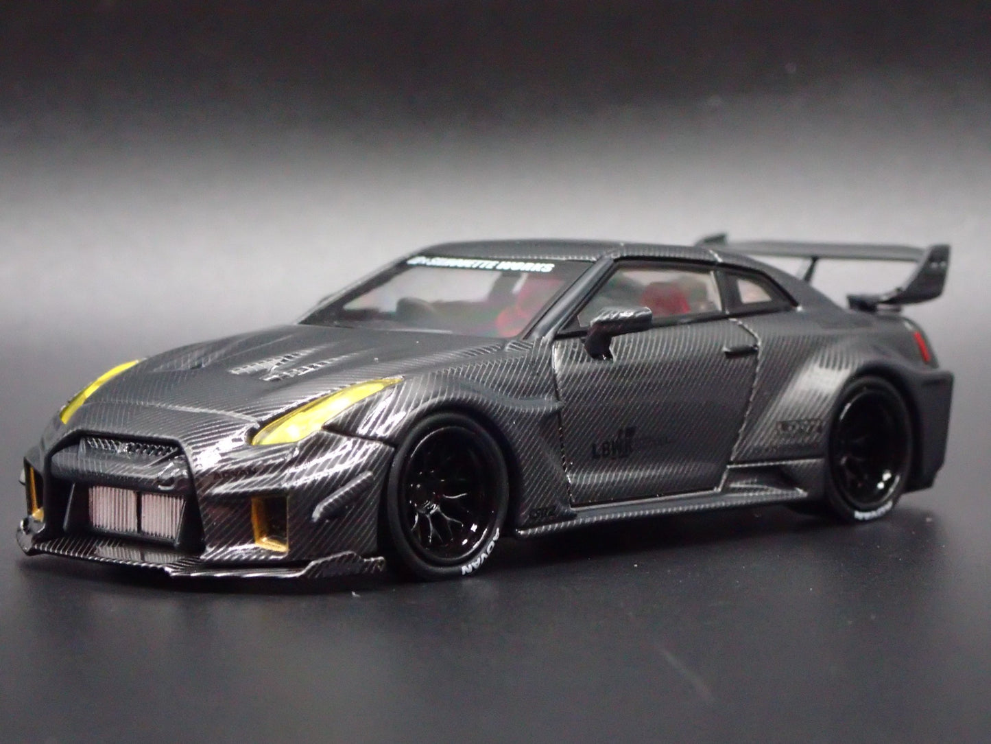 LBWK LB-SILHOUETTE WORKS GT NISSAN 35GT-RR R35 1:64 SCALE DIECAST MODEL CAR
