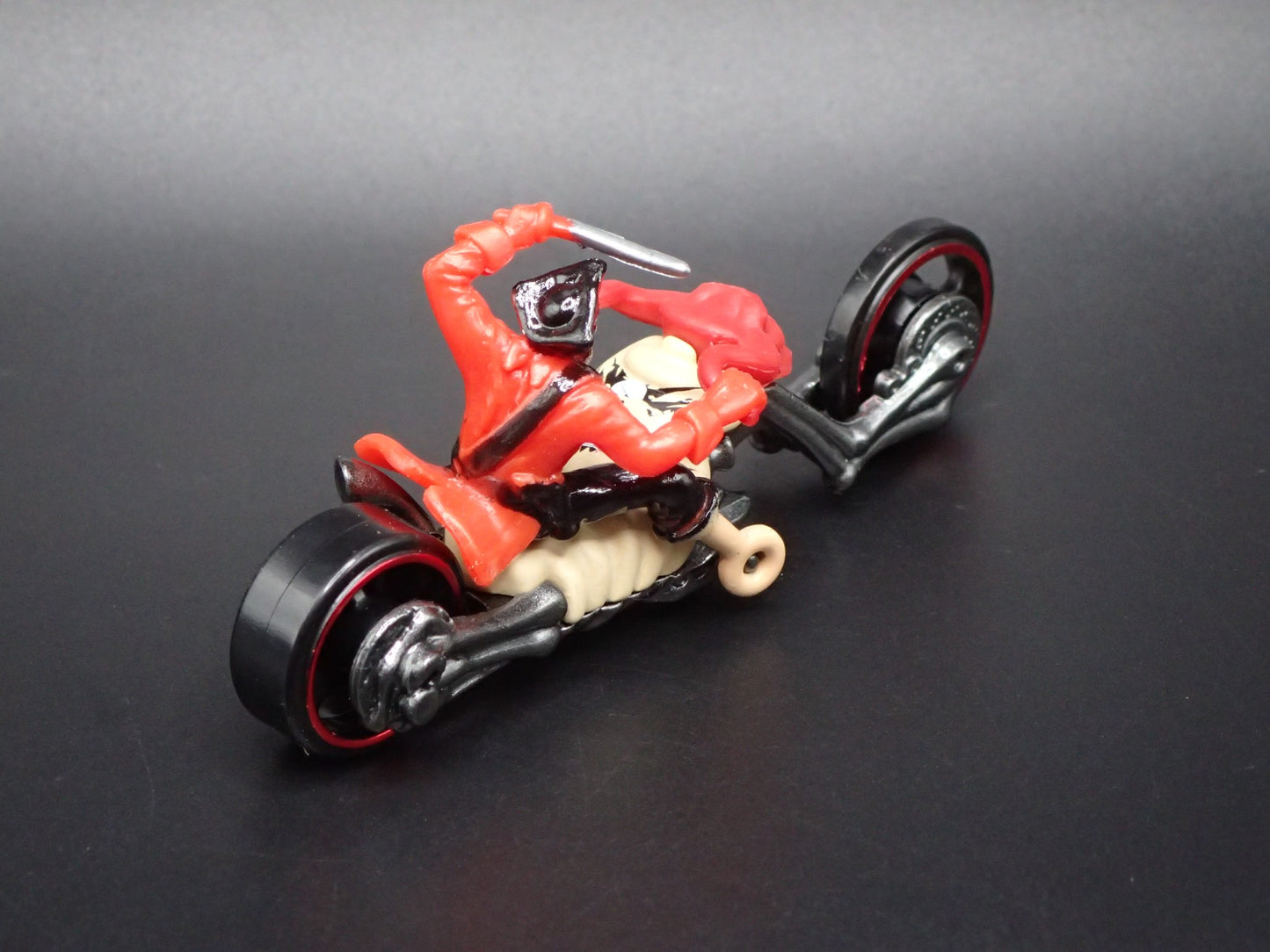PIRATE MOTORCYCLE HOT WHEELS RED 1:64 HW SCALE DIORAMA DIECAST MODEL CAR