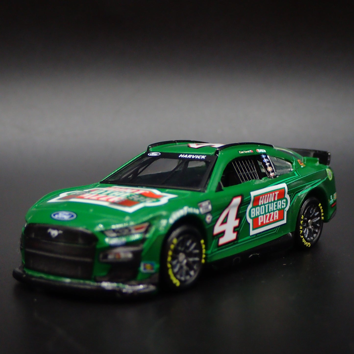 2023 MUSTANG #4 KEVIN HARVICK HUNT BROTHERS PIZZA NASCAR 1:64 DIECAST MODEL CAR
