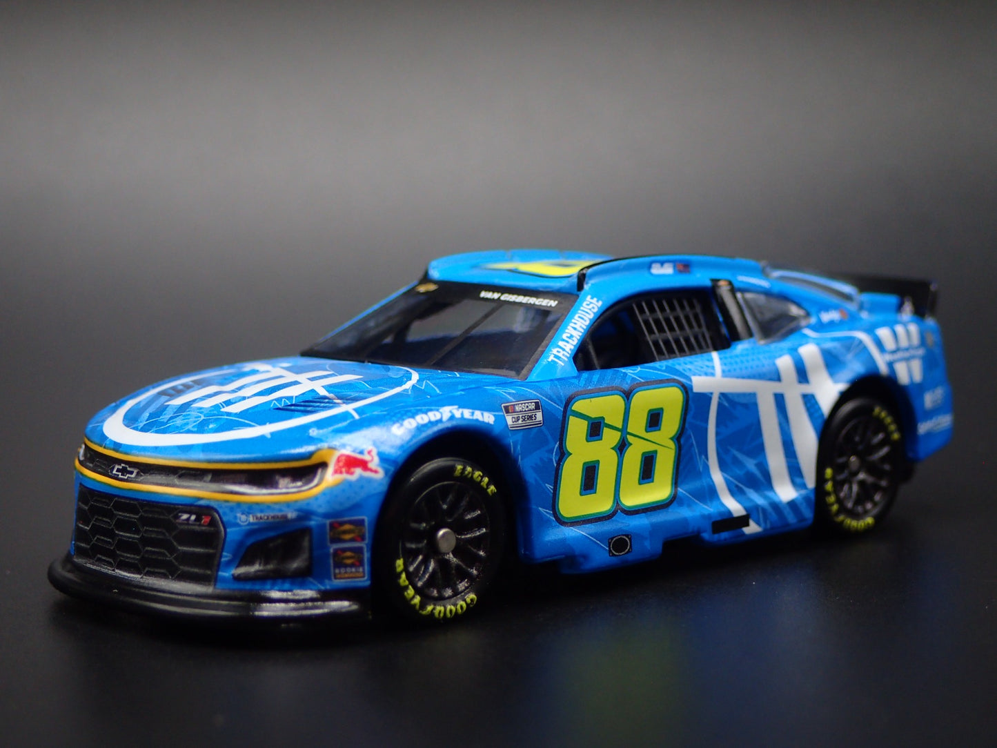 2025 25 CHEVY CAMARO 88 SHANE VAN GISBERGEN TRACKHOUSE NASCAR 1:64 DIECAST MODEL