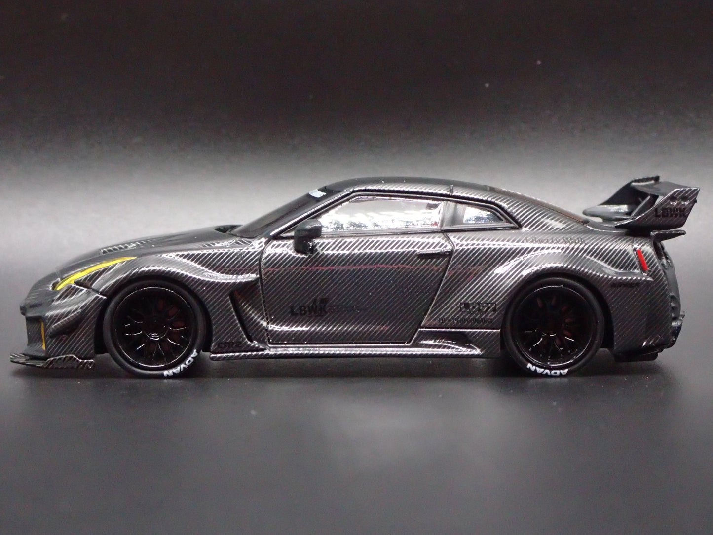 LBWK LB-SILHOUETTE WORKS GT NISSAN 35GT-RR R35 1:64 SCALE DIECAST MODEL CAR