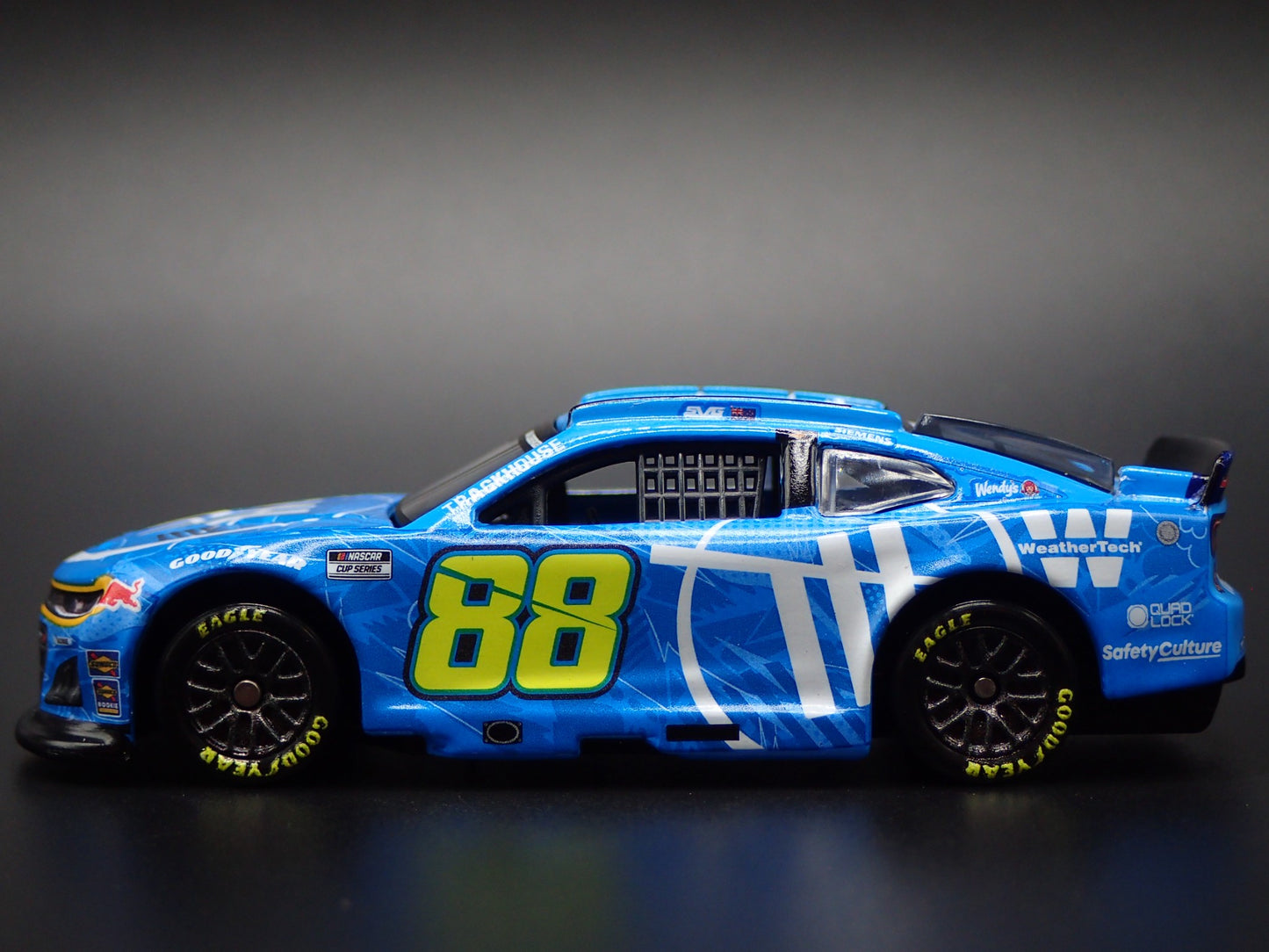 2025 25 CHEVY CAMARO 88 SHANE VAN GISBERGEN TRACKHOUSE NASCAR 1:64 DIECAST MODEL