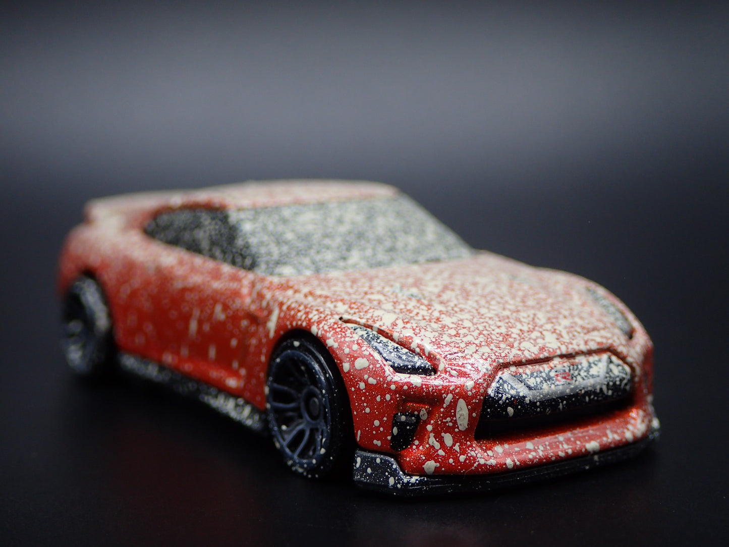 2007-2025 NISSAN GTR R35 SKYLINE ABANDONED 1:64 SCALE DIORAMA DIECAST MODEL CAR