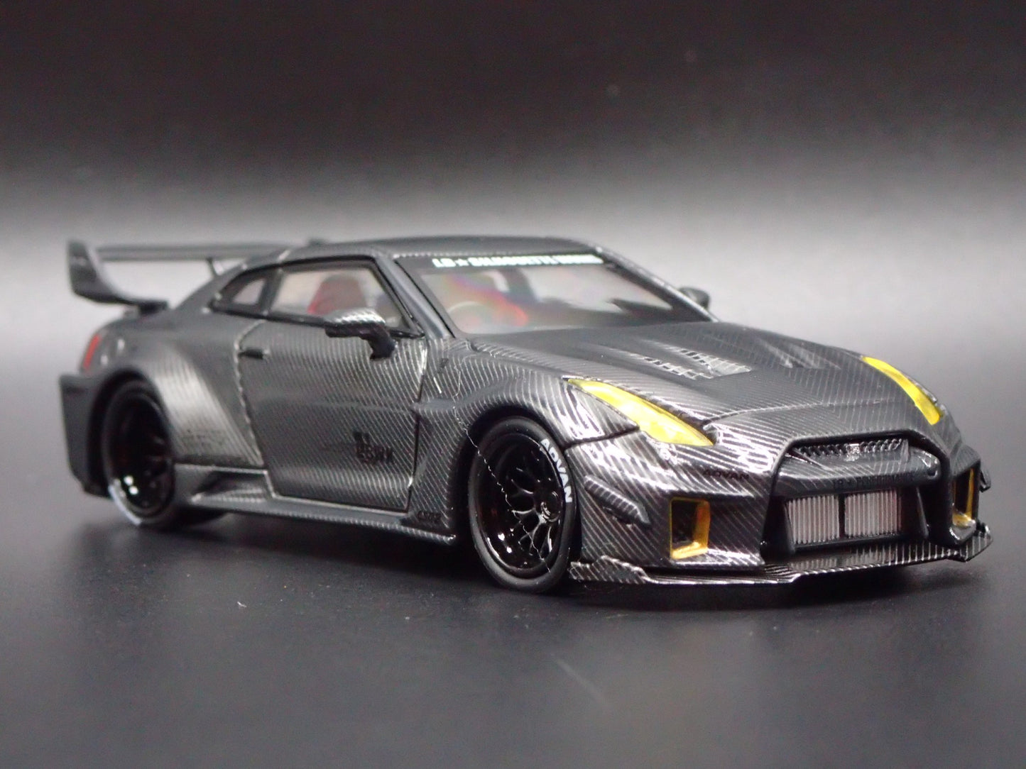 LBWK LB-SILHOUETTE WORKS GT NISSAN 35GT-RR R35 1:64 SCALE DIECAST MODEL CAR