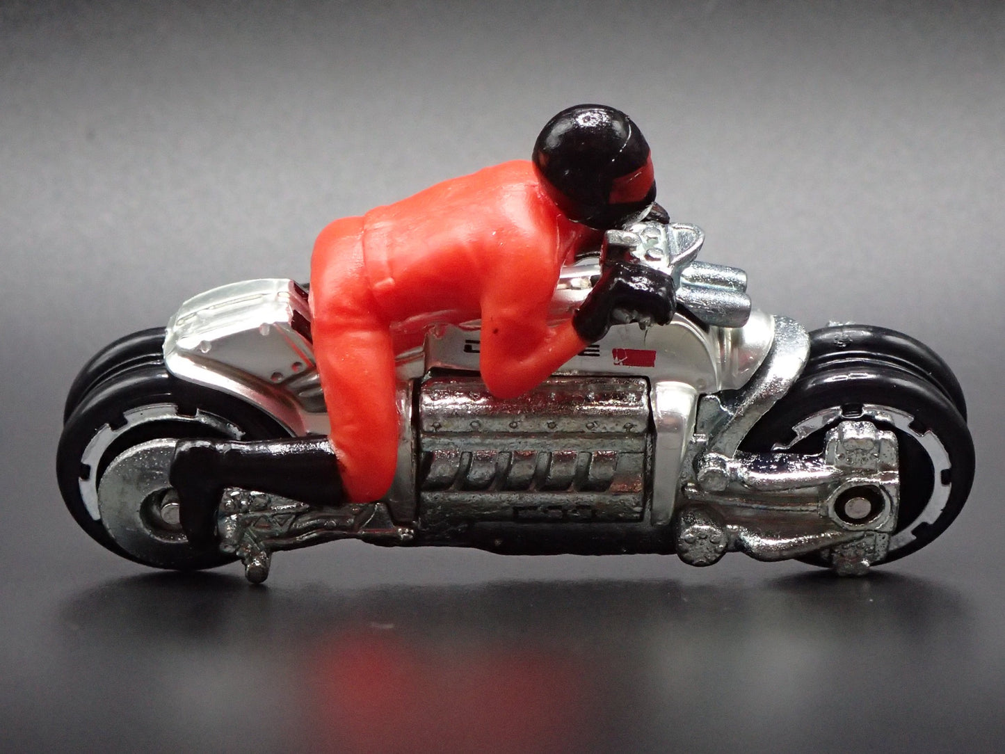 DODGE TOMAHAWK MOTORCYCLE HOT WHEELS 1:64 HW SCALE DIORAMA DIECAST MODEL CAR