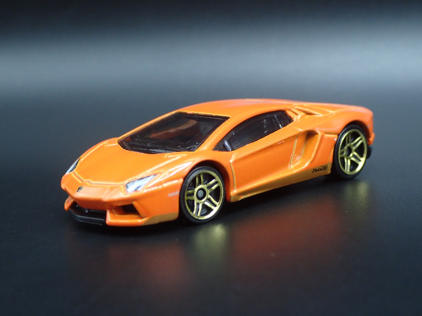 2017 17 LAMBORGHINI AVENTADOR MIURA HOMAGE SUPERCAR 1:64 SCALE DIECAST MODEL CAR