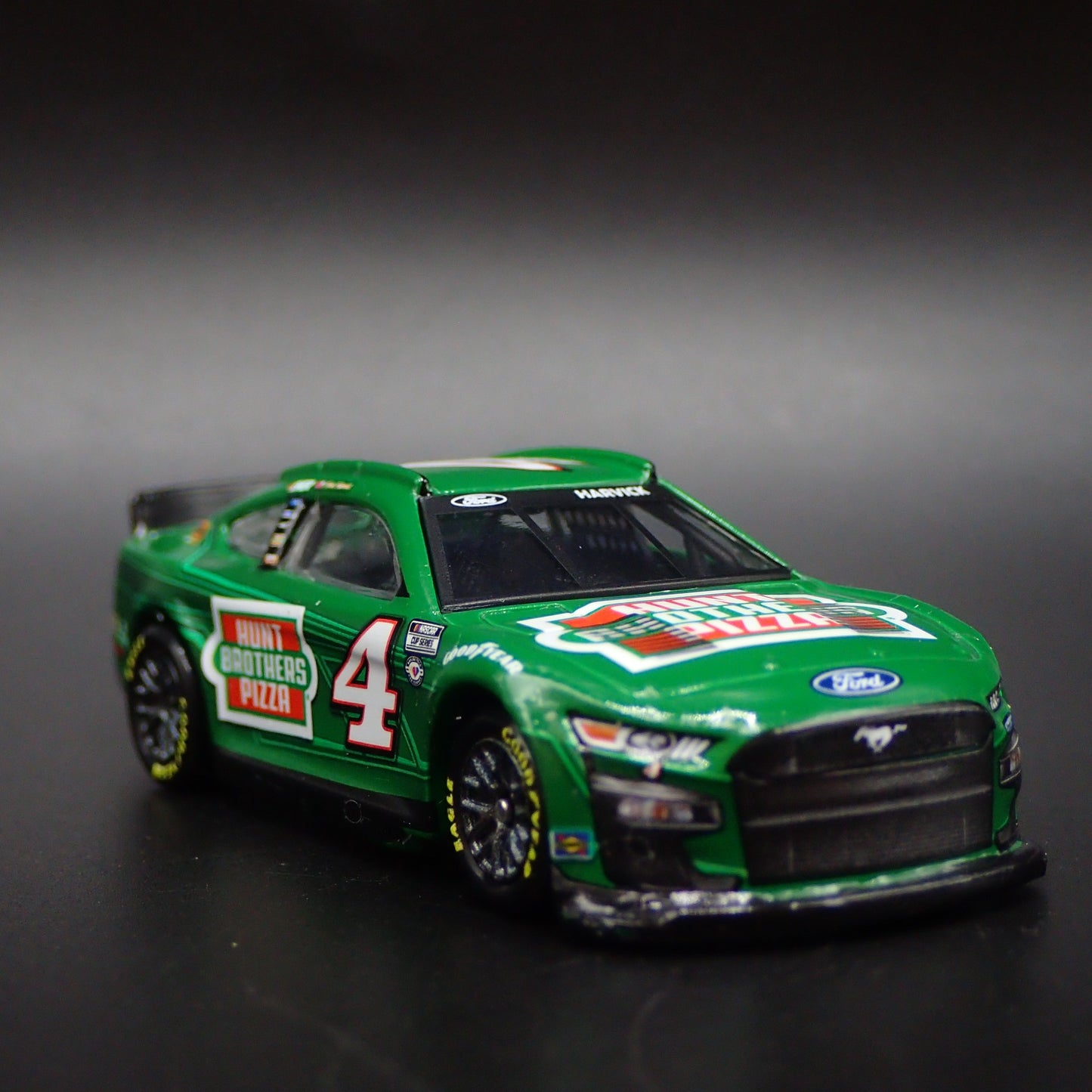2023 MUSTANG #4 KEVIN HARVICK HUNT BROTHERS PIZZA NASCAR 1:64 DIECAST MODEL CAR
