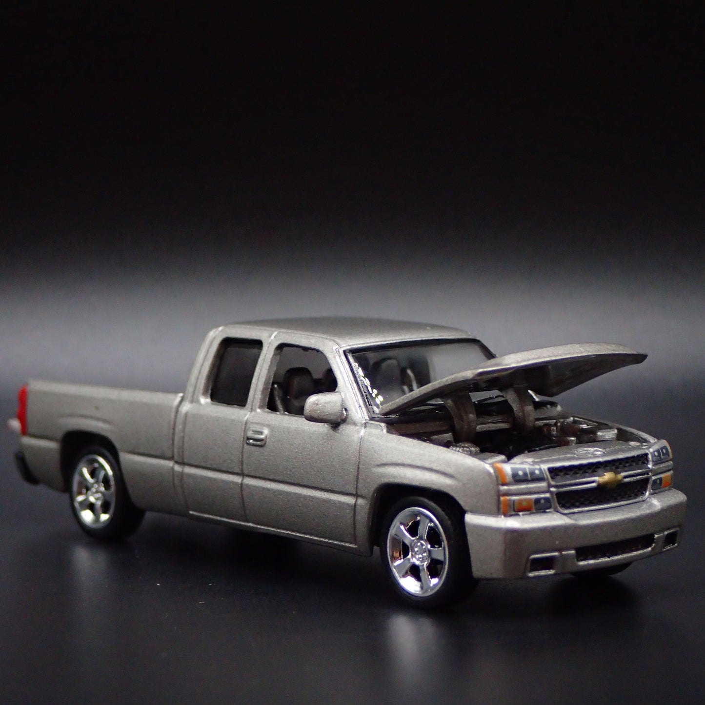 2003-2006 CHEVY CHEVROLET SILVERADO TRUCK SS CATEYE 1:64 SCALE DIECAST MODEL CAR